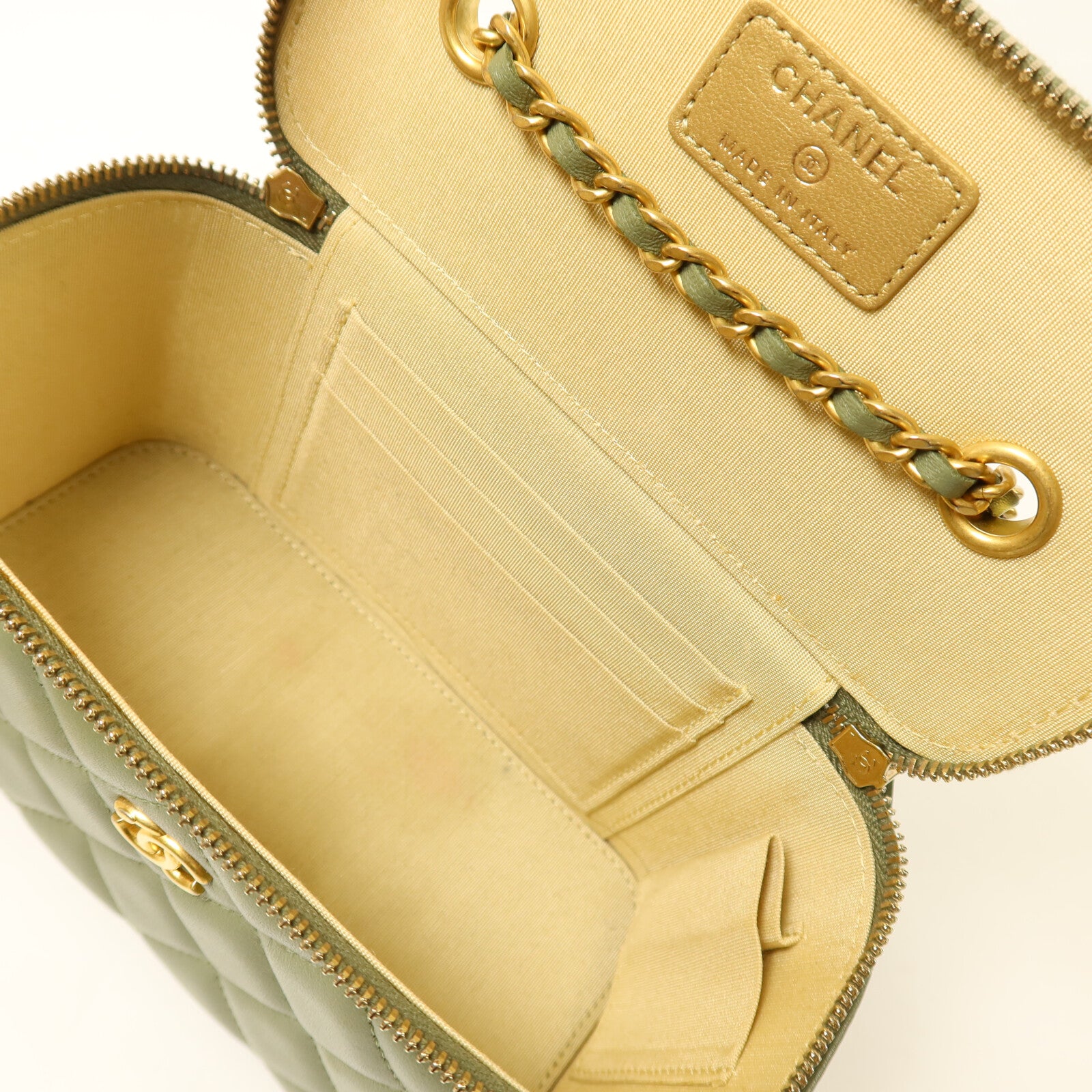 CHANEL 羊皮皮革Vanity Case With Gold Ball鏈帶肩背袋