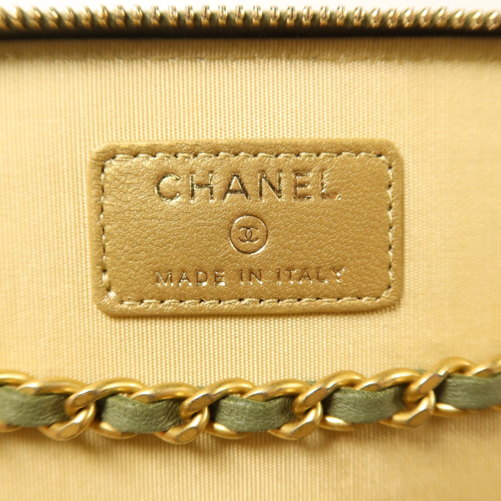CHANEL 羊皮皮革Vanity Case With Gold Ball鏈帶肩背袋