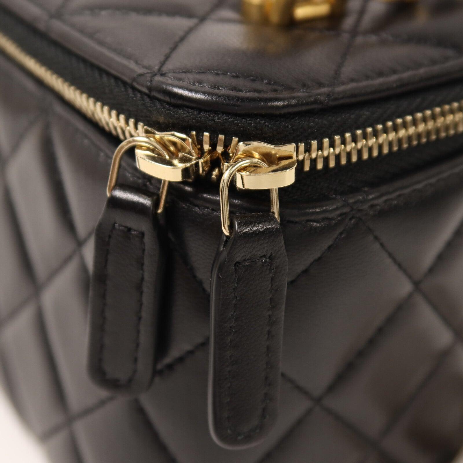 CHANEL 羊皮皮革Top Handle Vanity Case鏈帶手挽肩背兩用袋