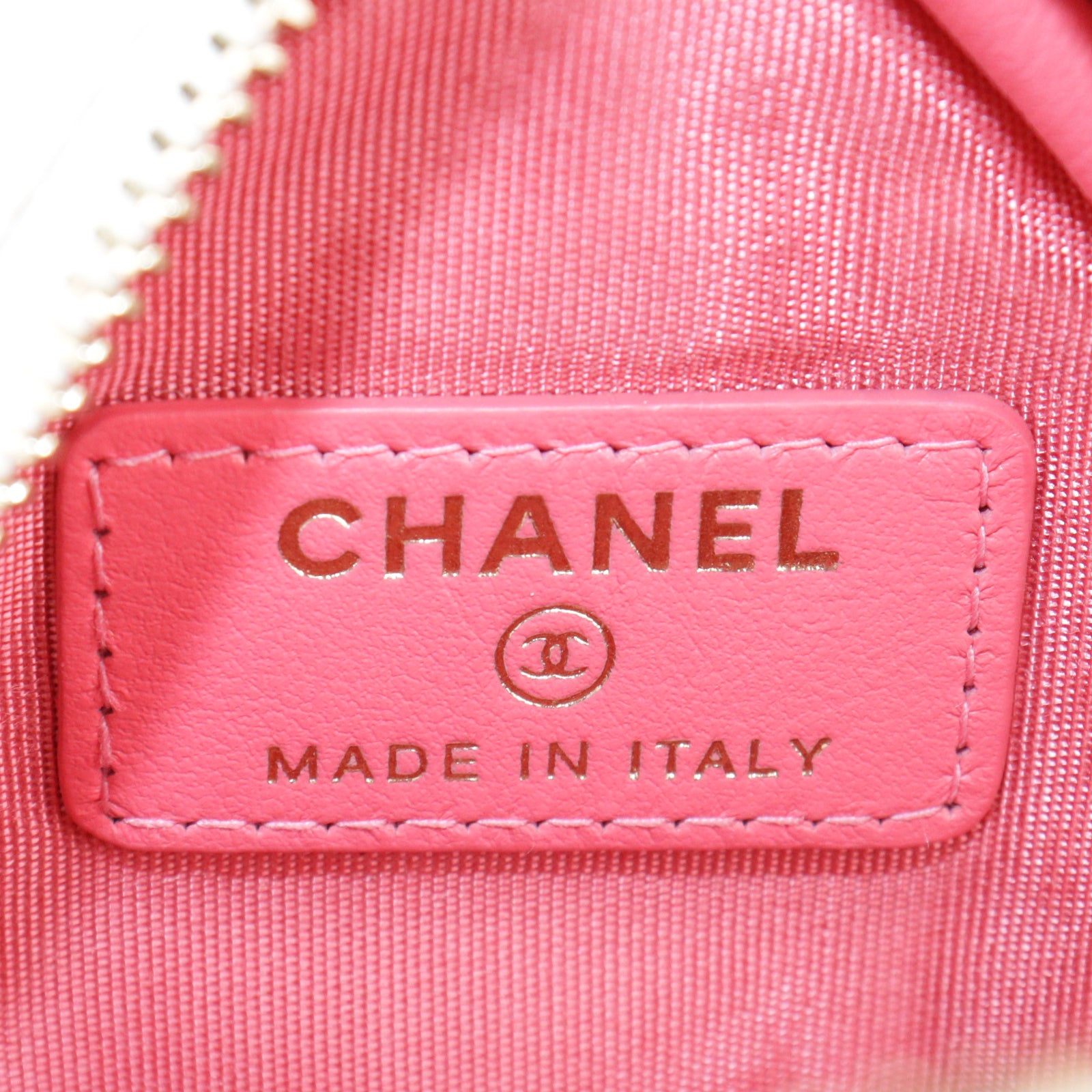 CHANEL Rhombus Caviar Leather Waist Bag Gold Buckle Waist Bag White