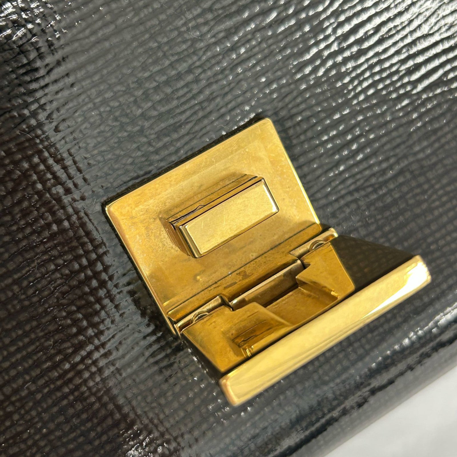 CELINE 【激減優惠】漆皮皮革Trapeze金扣手挽肩背兩用袋黑色
