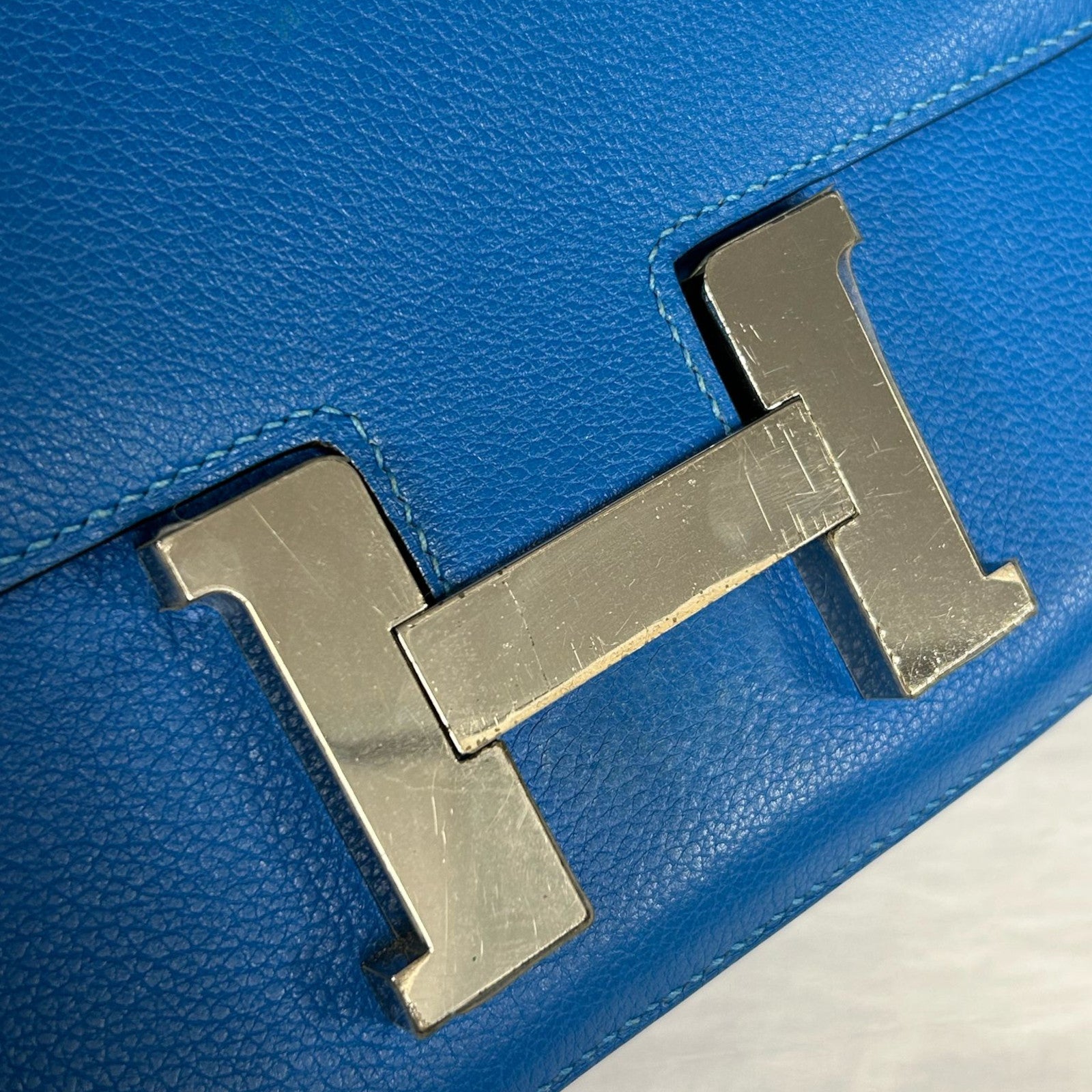 HERMES Evercolor皮革Constance 24銀扣肩背袋坦桑尼亞藍色