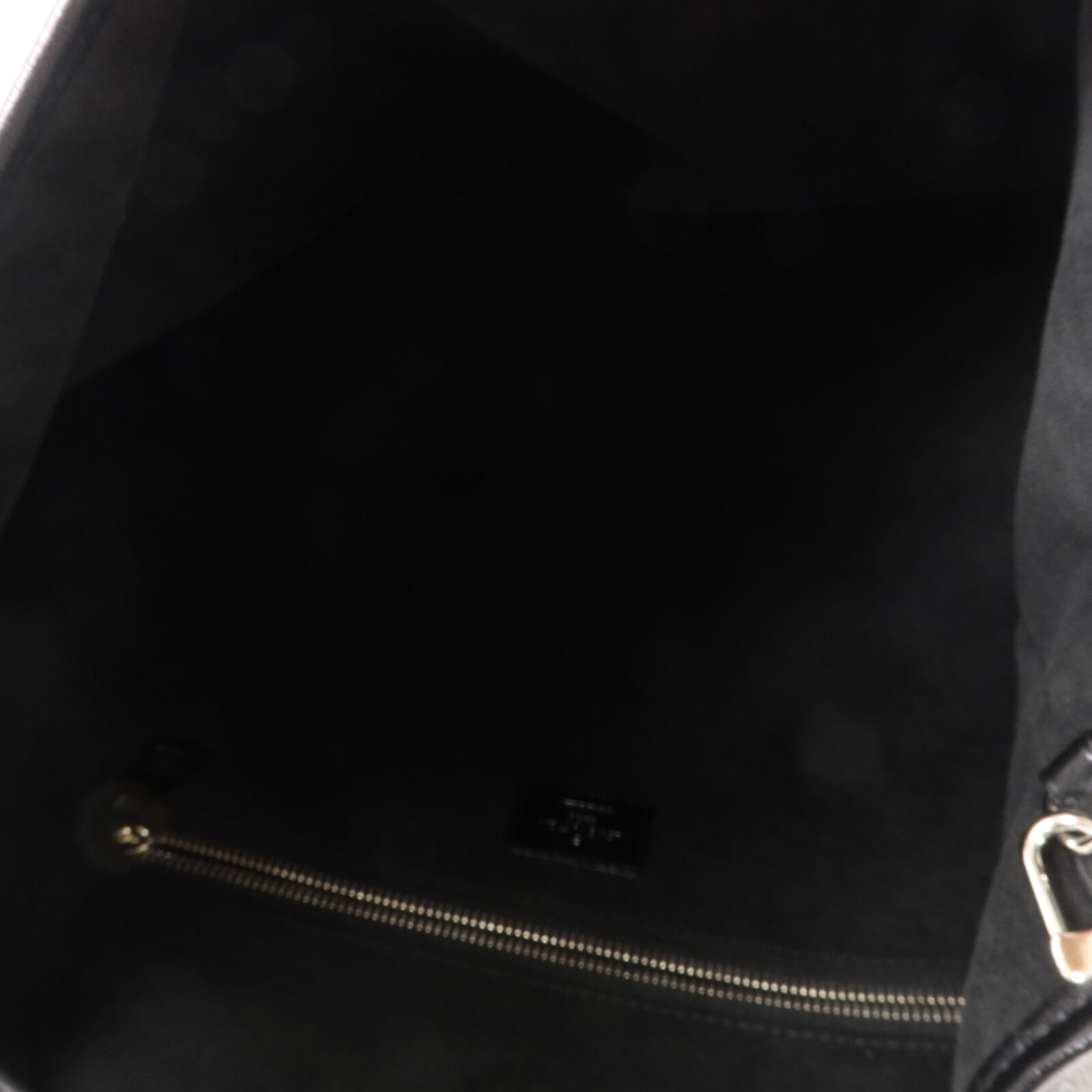 LOUIS VUITTON 羊皮皮革CarryAll Vibe MM肩背袋