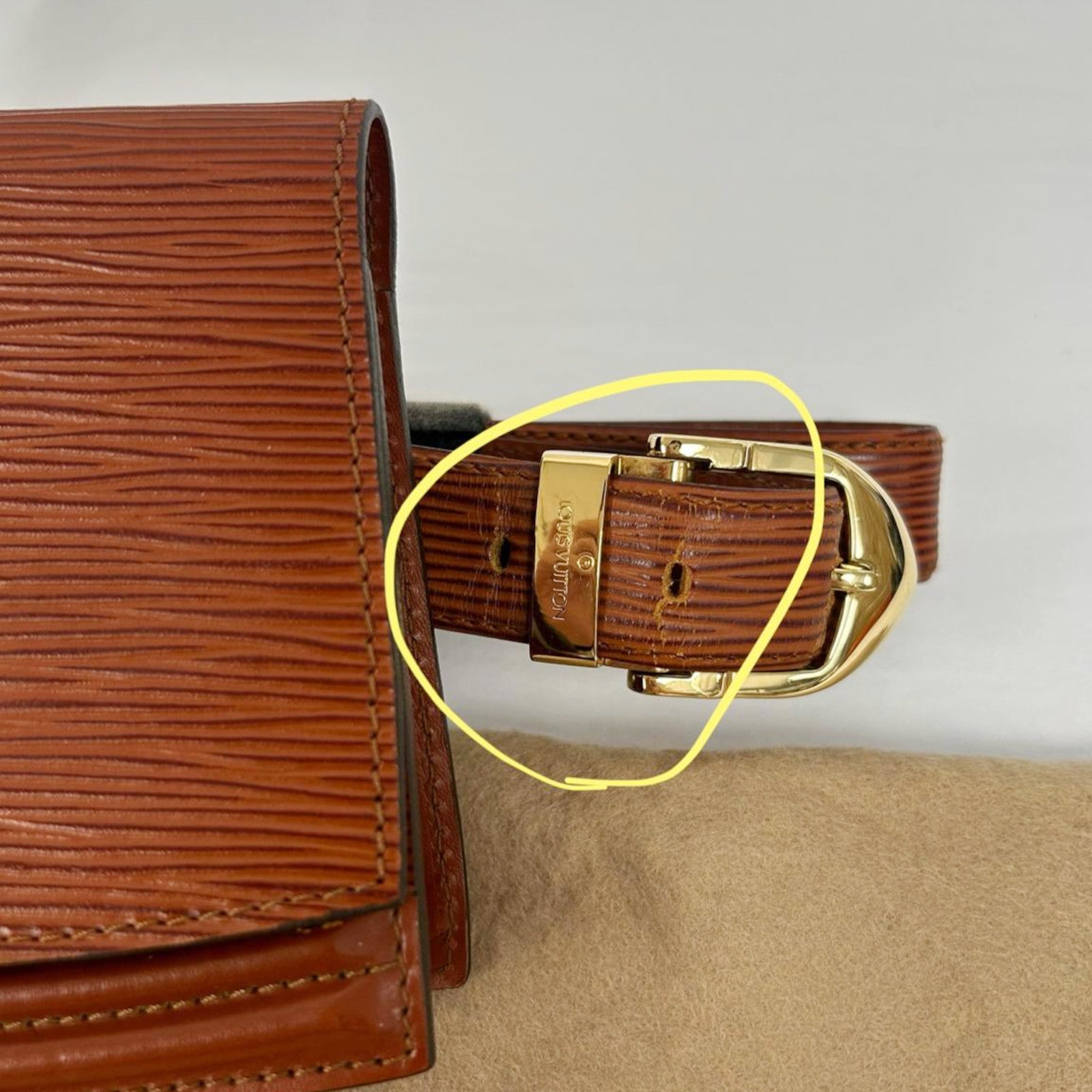 LOUIS VUITTON 【激減優惠】Epi Tilsitt Bum金扣腰包啡色