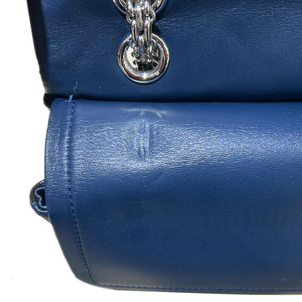 CHANEL 漆皮皮革2.55 Jumbo銀扣鏈帶肩背袋