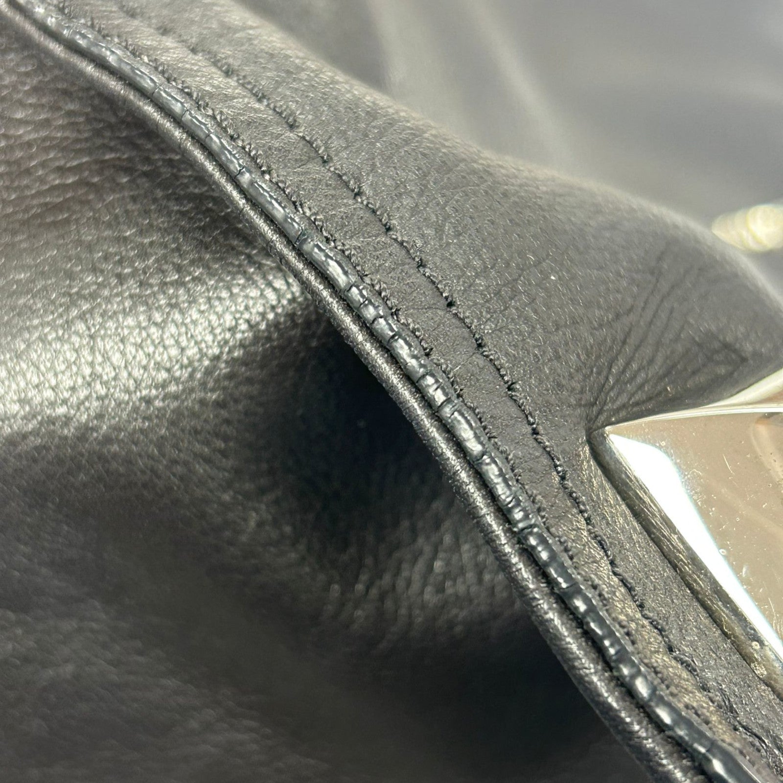 GIVENCHY 皮革Pandora銀扣手挽袋黑色