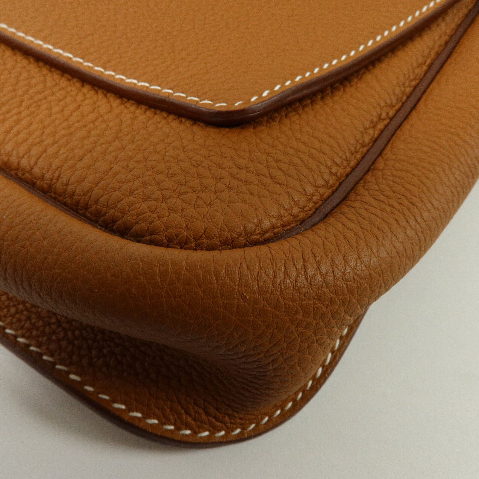 HERMES Togo皮革Steve Light Junior肩背袋Gold