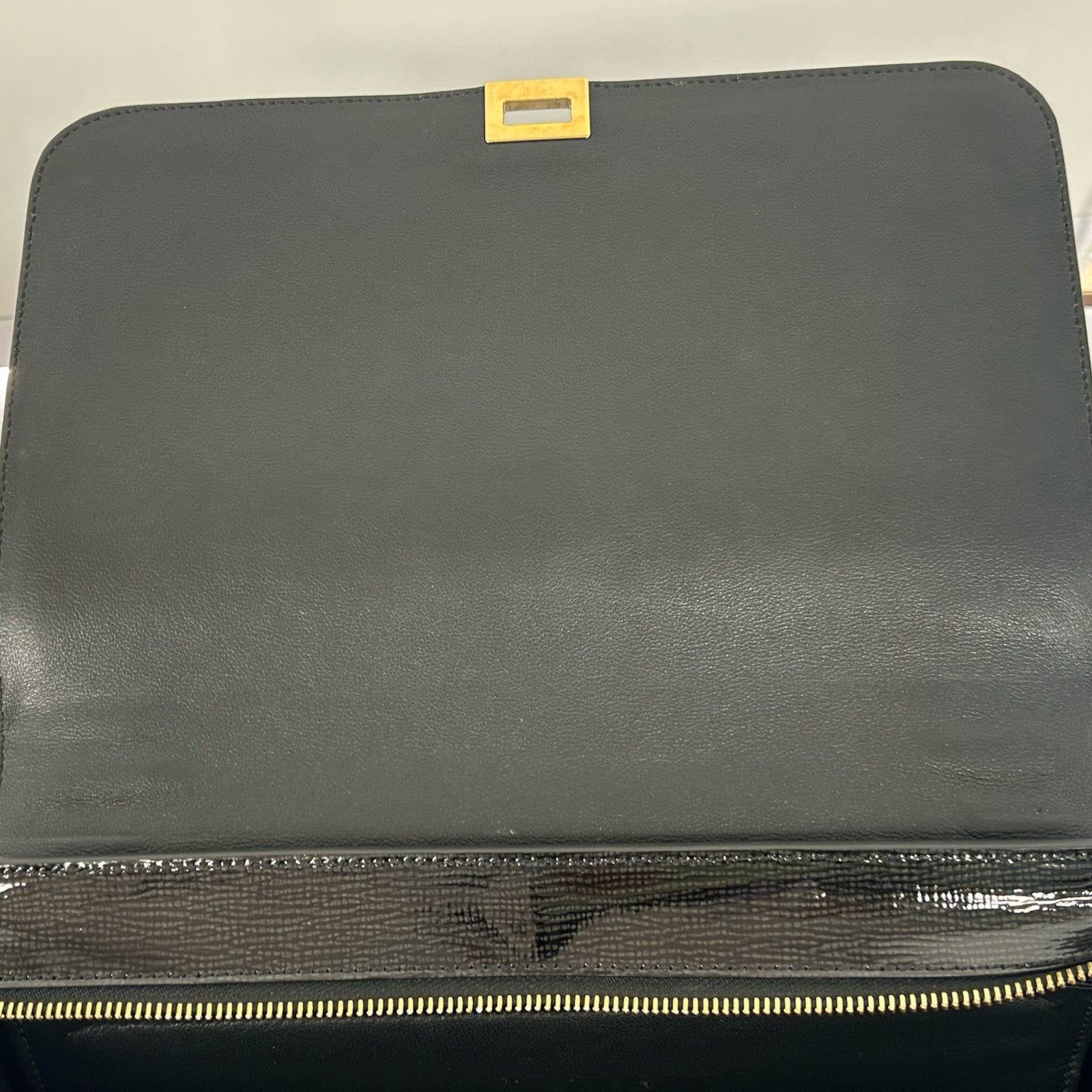 CELINE 【激減優惠】漆皮皮革Trapeze金扣手挽肩背兩用袋黑色