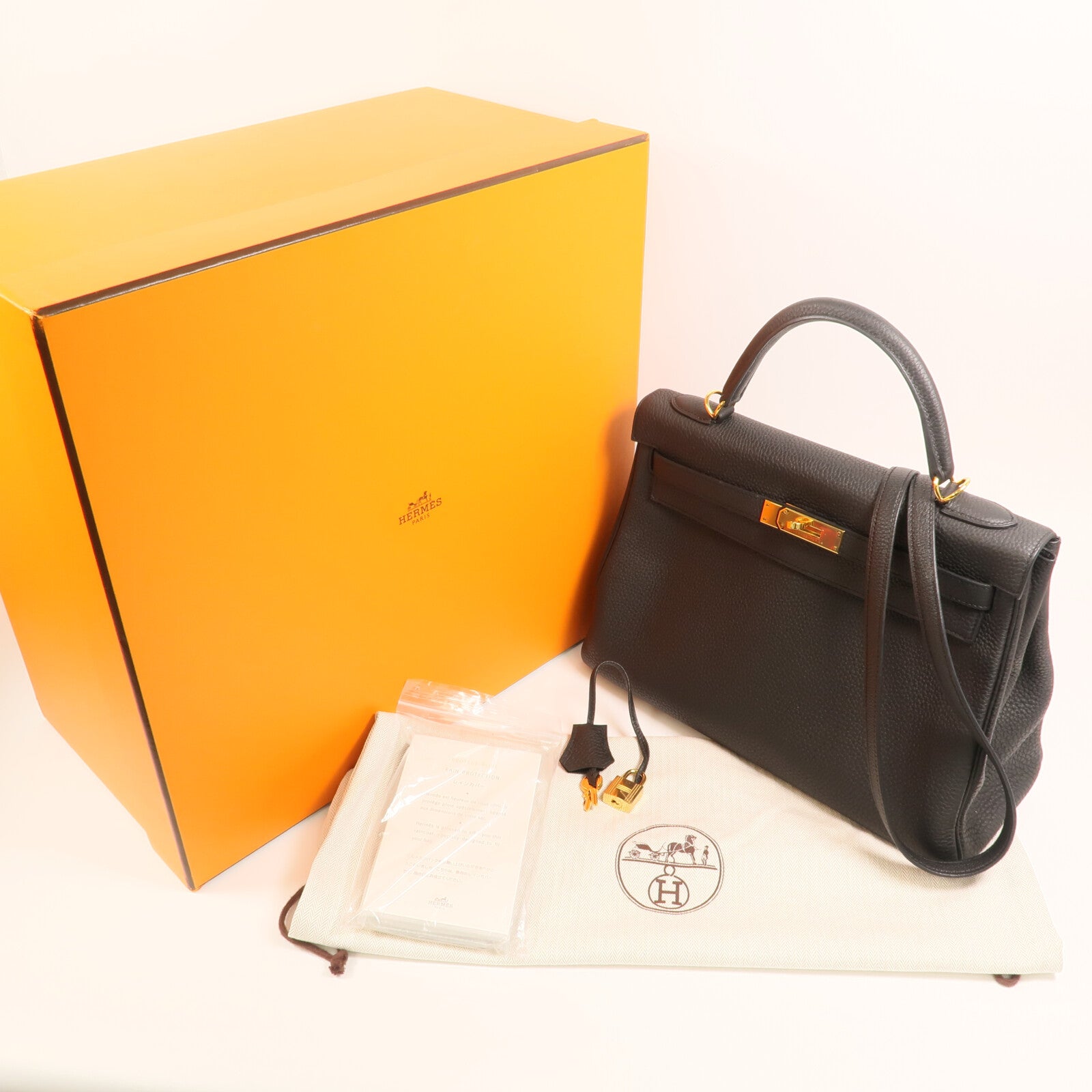 HERMES Clemence皮革Kelly 32金扣手挽肩背兩用袋Noir