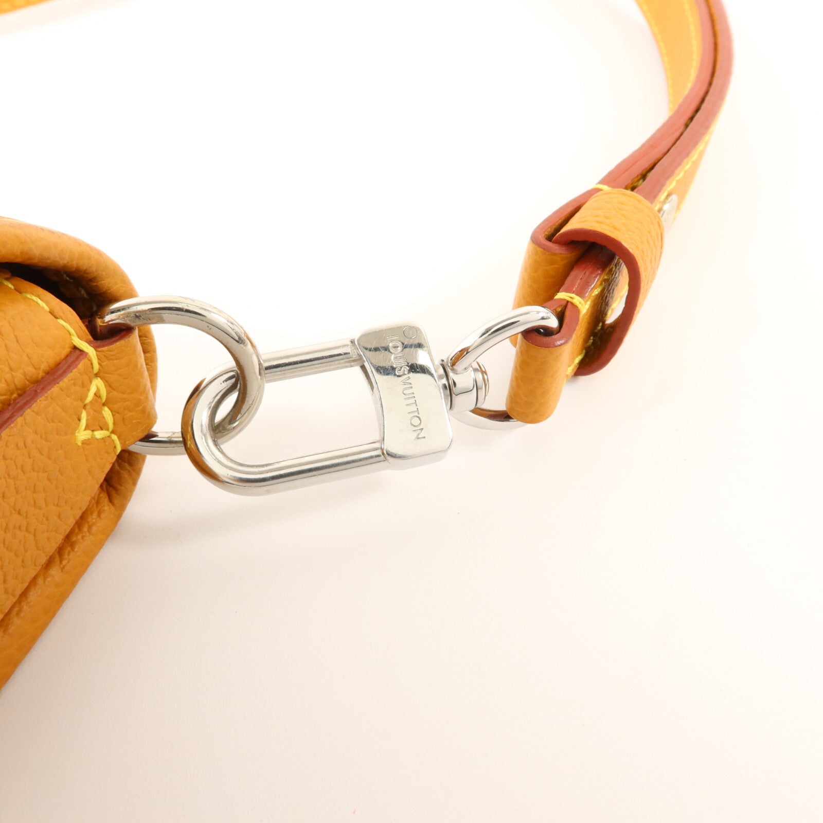 LOUIS VUITTON Epi Buci銀扣肩背袋棕色