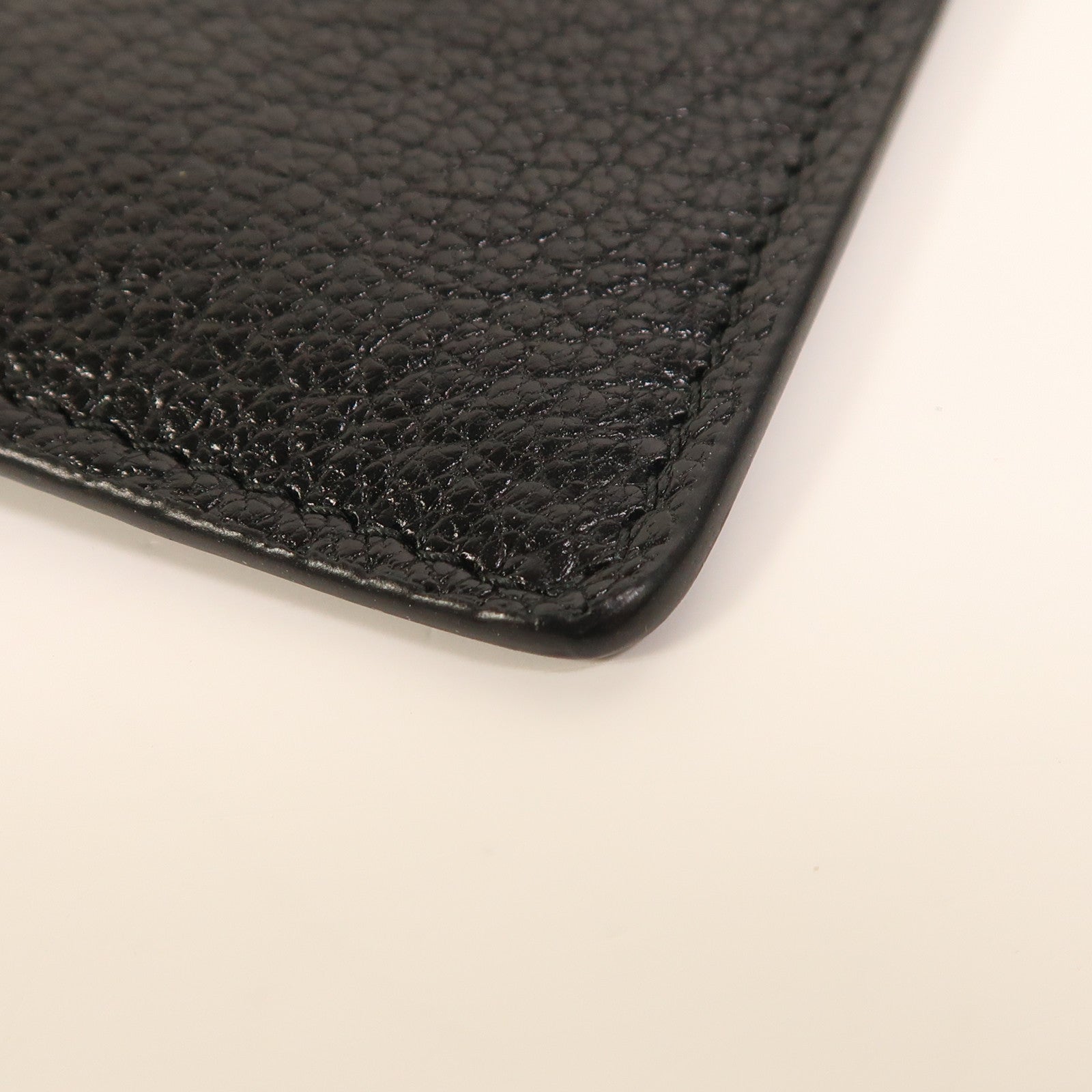 Miu Miu 牛皮皮革Card Case金扣卡片套