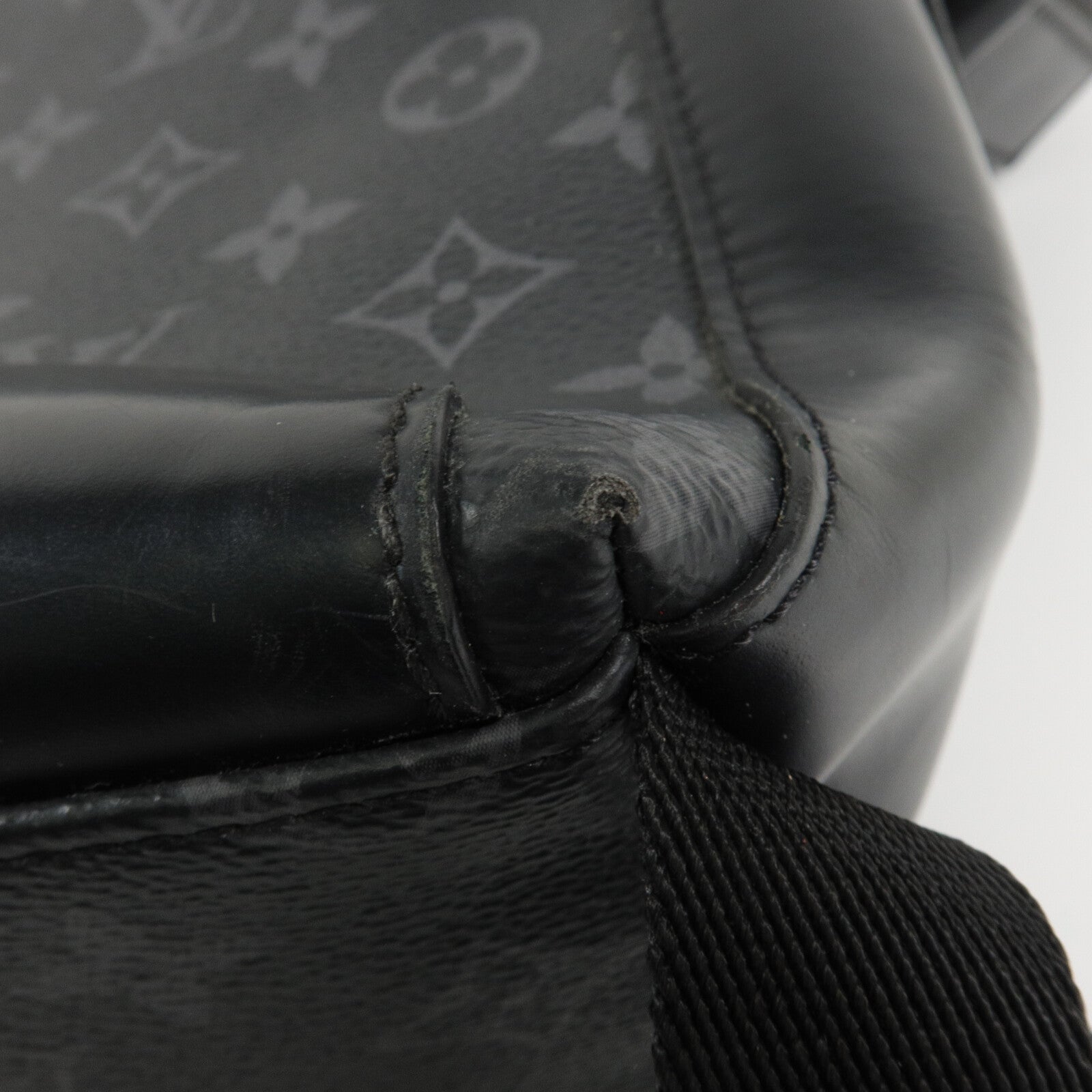 LOUIS VUITTON Monogram Eclipse Messenger PM Voyager銀扣肩背袋