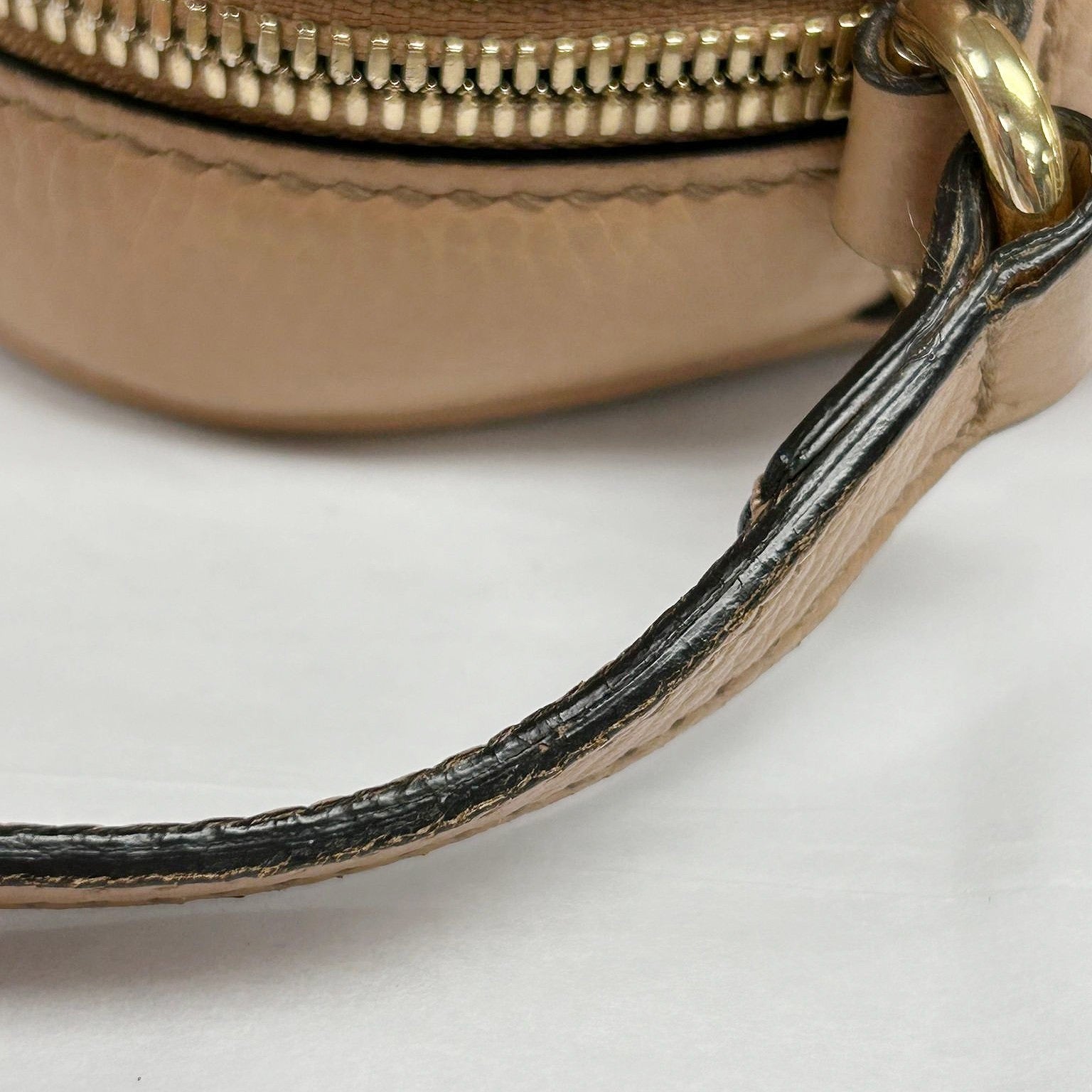 GUCCI 牛皮皮革Soho Disco Bag金扣肩背袋米色