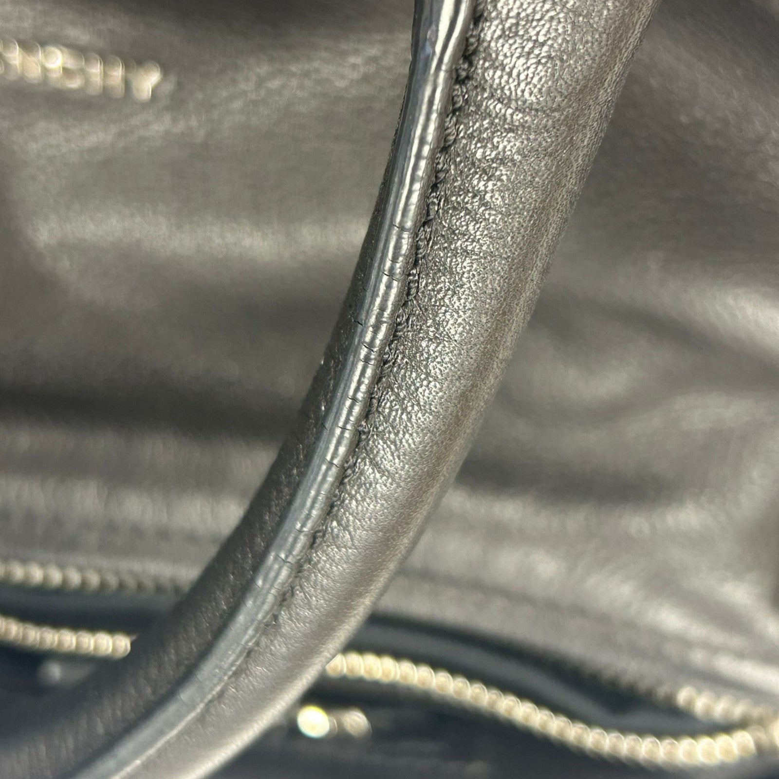 GIVENCHY 皮革Pandora銀扣手挽袋黑色