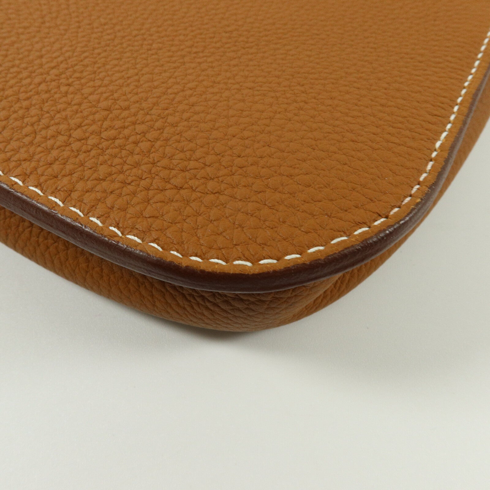 HERMES Togo皮革Steve Light Junior肩背袋Gold