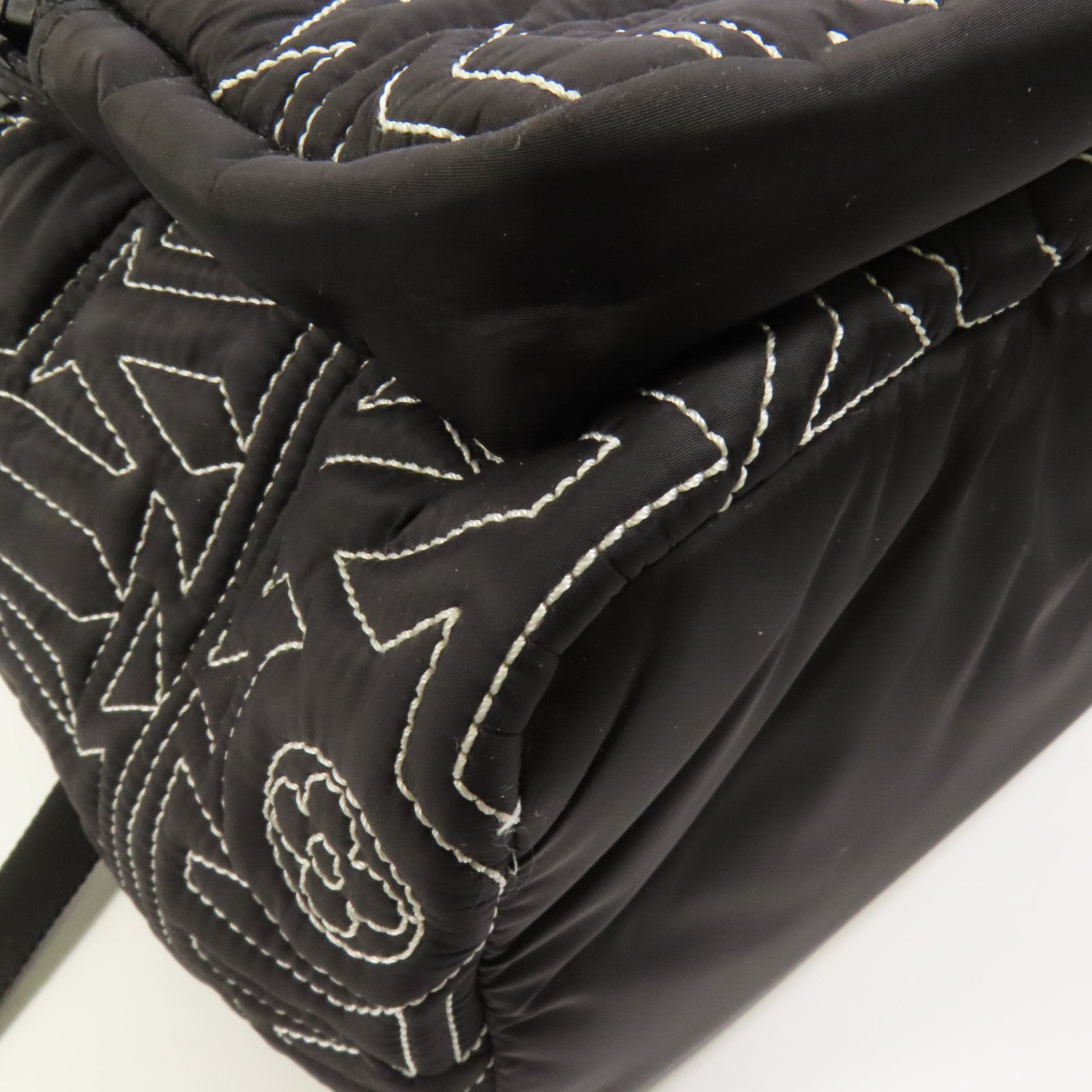 LOUIS VUITTON 尼龍Snow Capsule Backpack背包