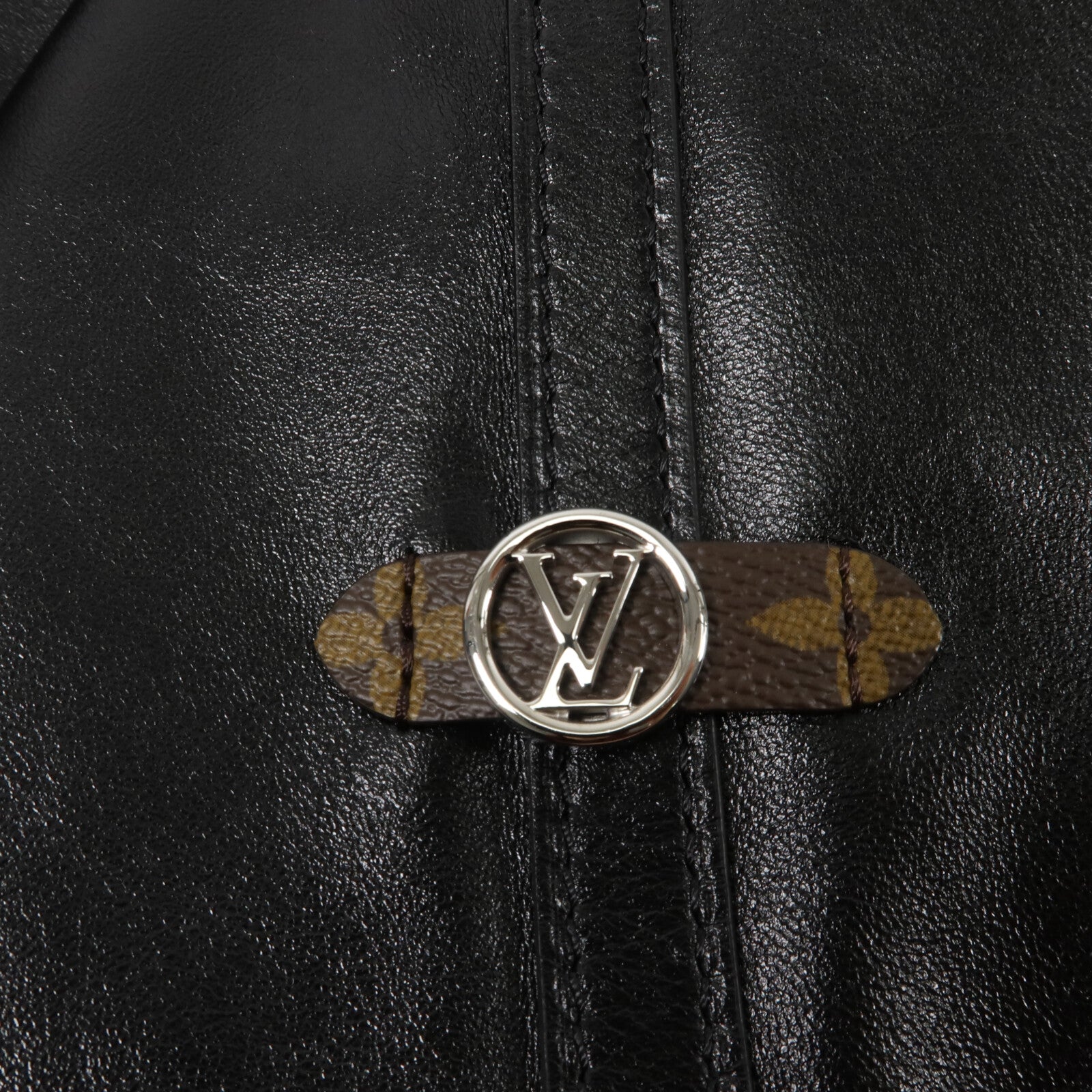 LOUIS VUITTON 羊皮皮革CarryAll Vibe MM肩背袋