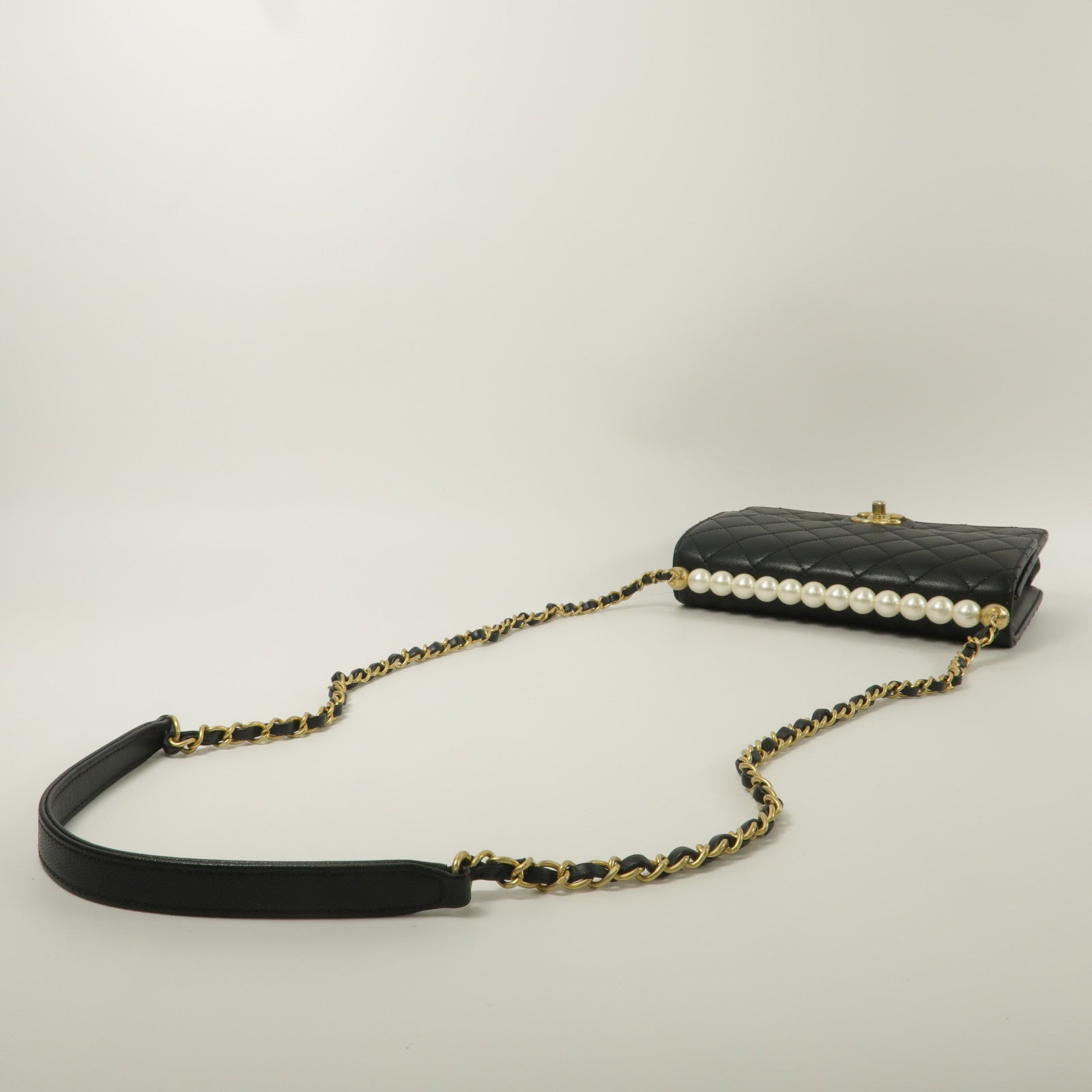 CHANEL 羊皮皮革Chain Shoulder鏈帶肩背袋