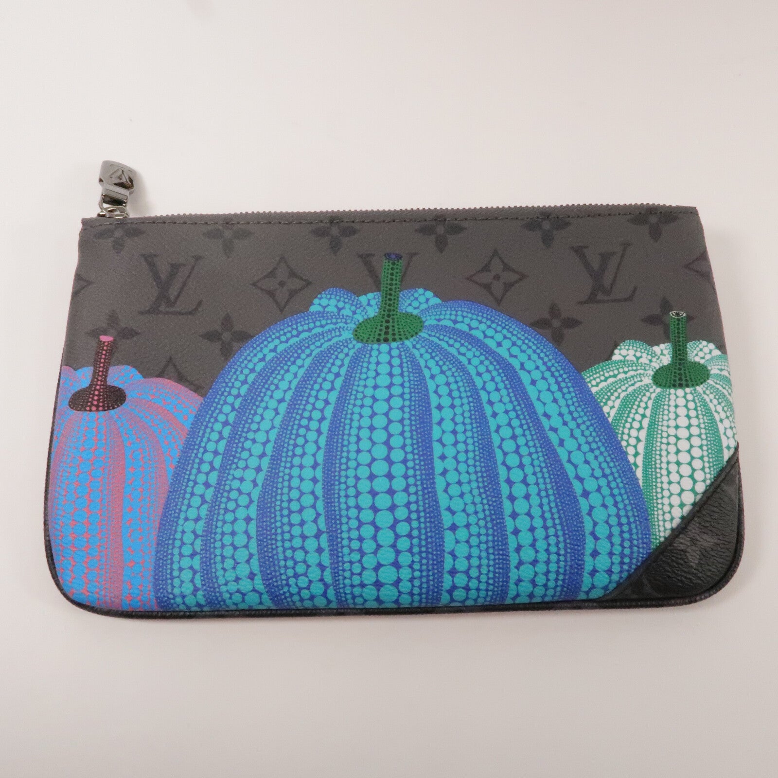 LOUIS VUITTON Monogram Eclipse YK x Trio Messenger銀扣肩背袋