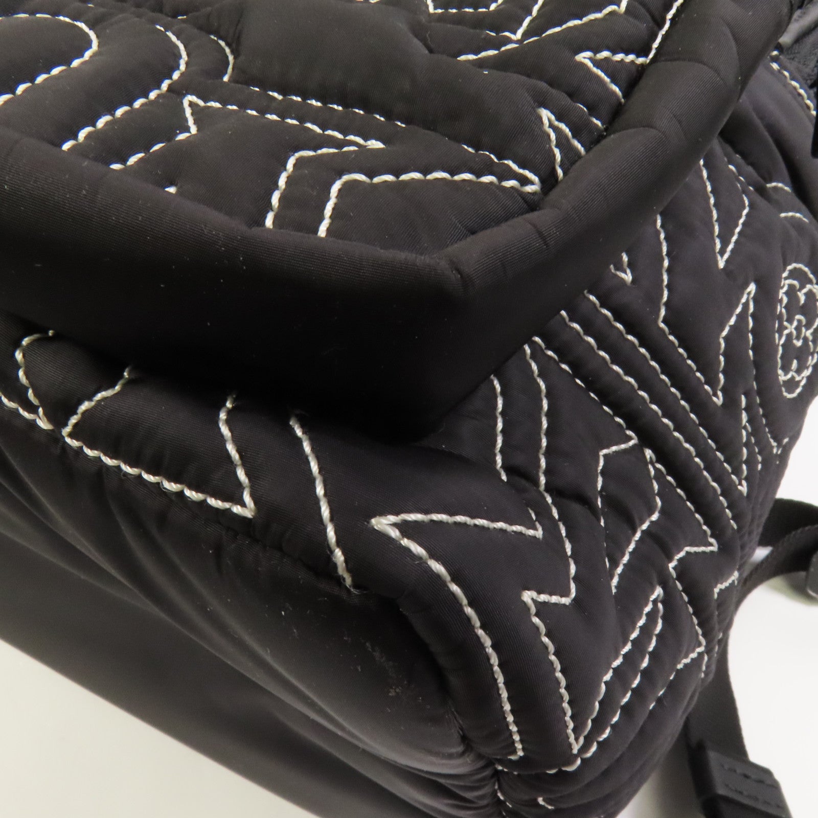 LOUIS VUITTON 尼龍Snow Capsule Backpack背包