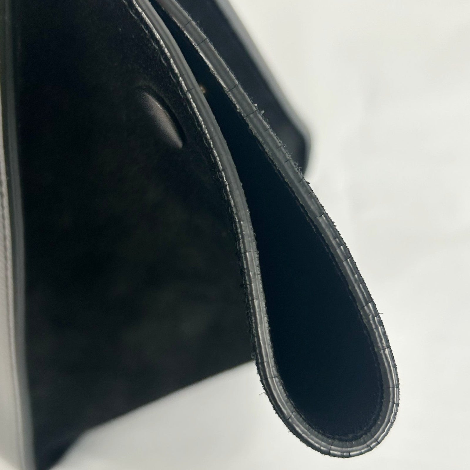 CELINE 【激減優惠】漆皮皮革Trapeze金扣手挽肩背兩用袋黑色