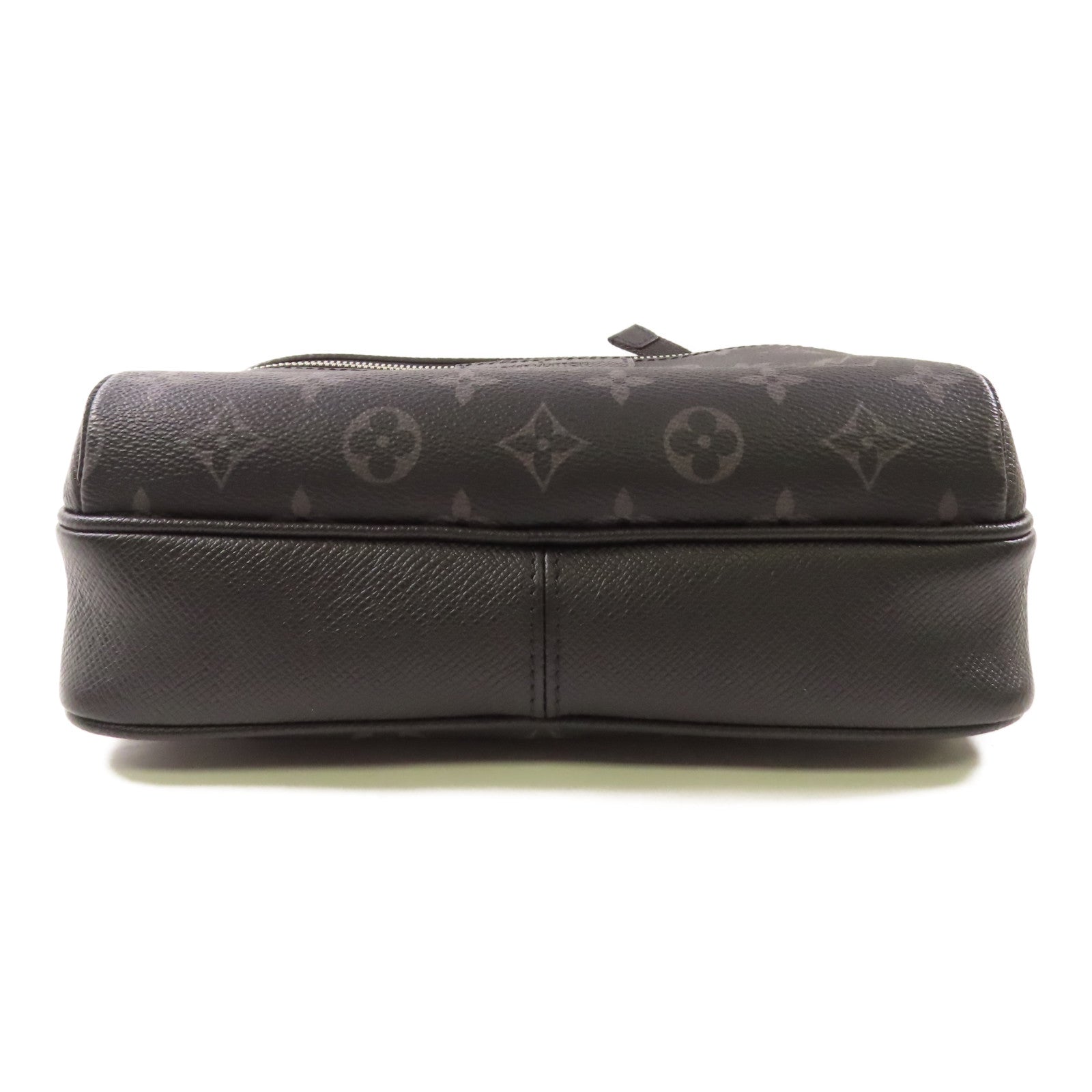 LOUIS VUITTON Monogram Eclipse/Taiga Outdoor Messenger銀扣肩背袋