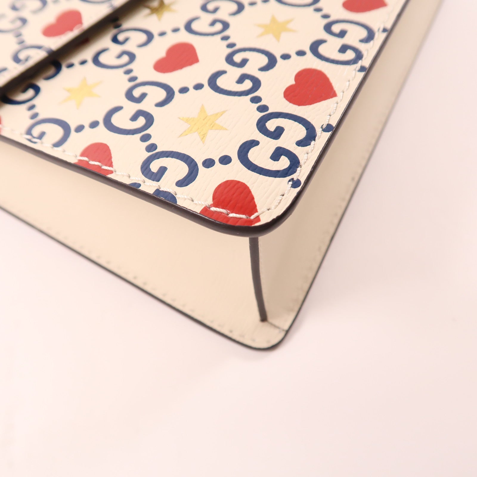 GUCCI 牛皮皮革Sylvie金扣肩背袋白色