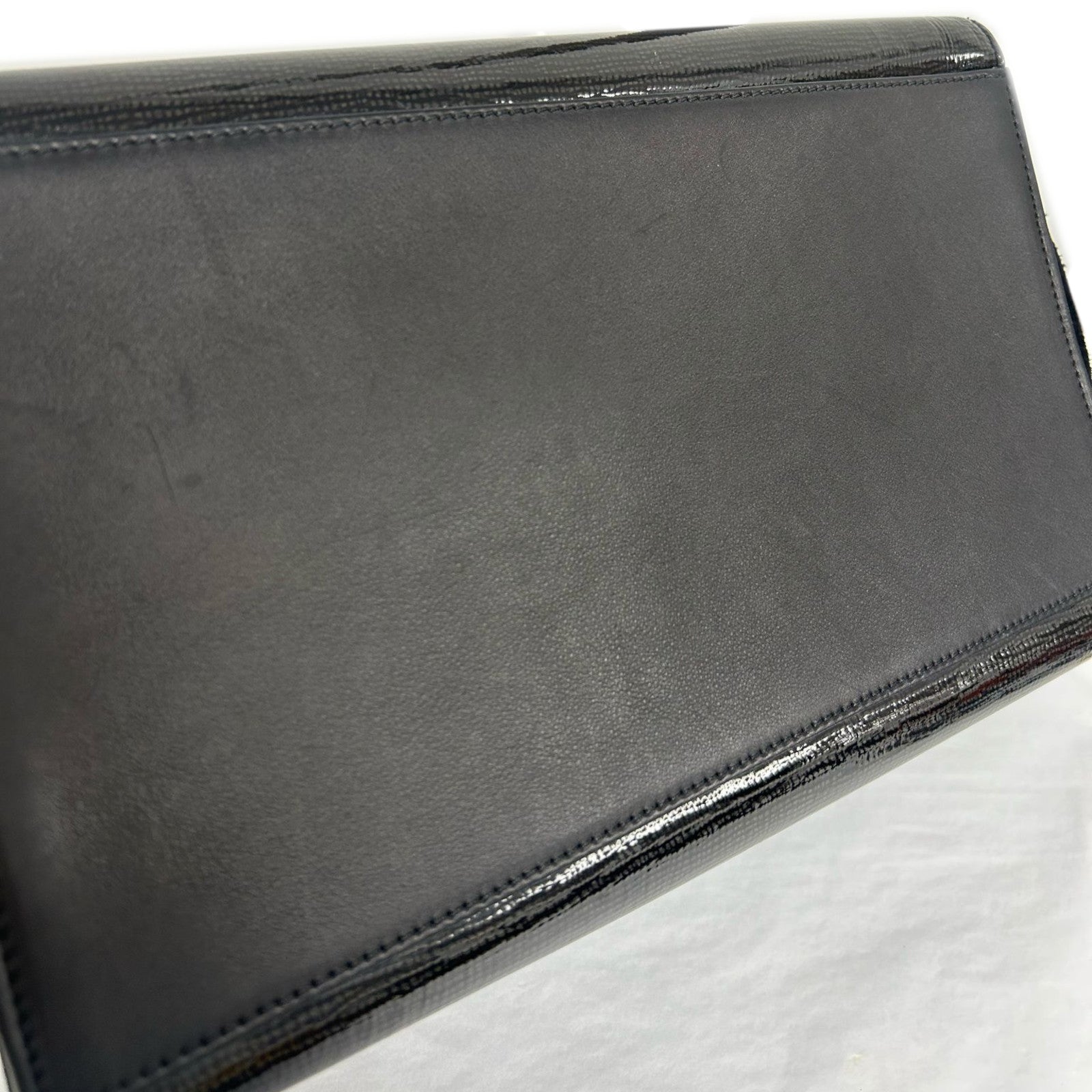 CELINE 【激減優惠】漆皮皮革Trapeze金扣手挽肩背兩用袋黑色