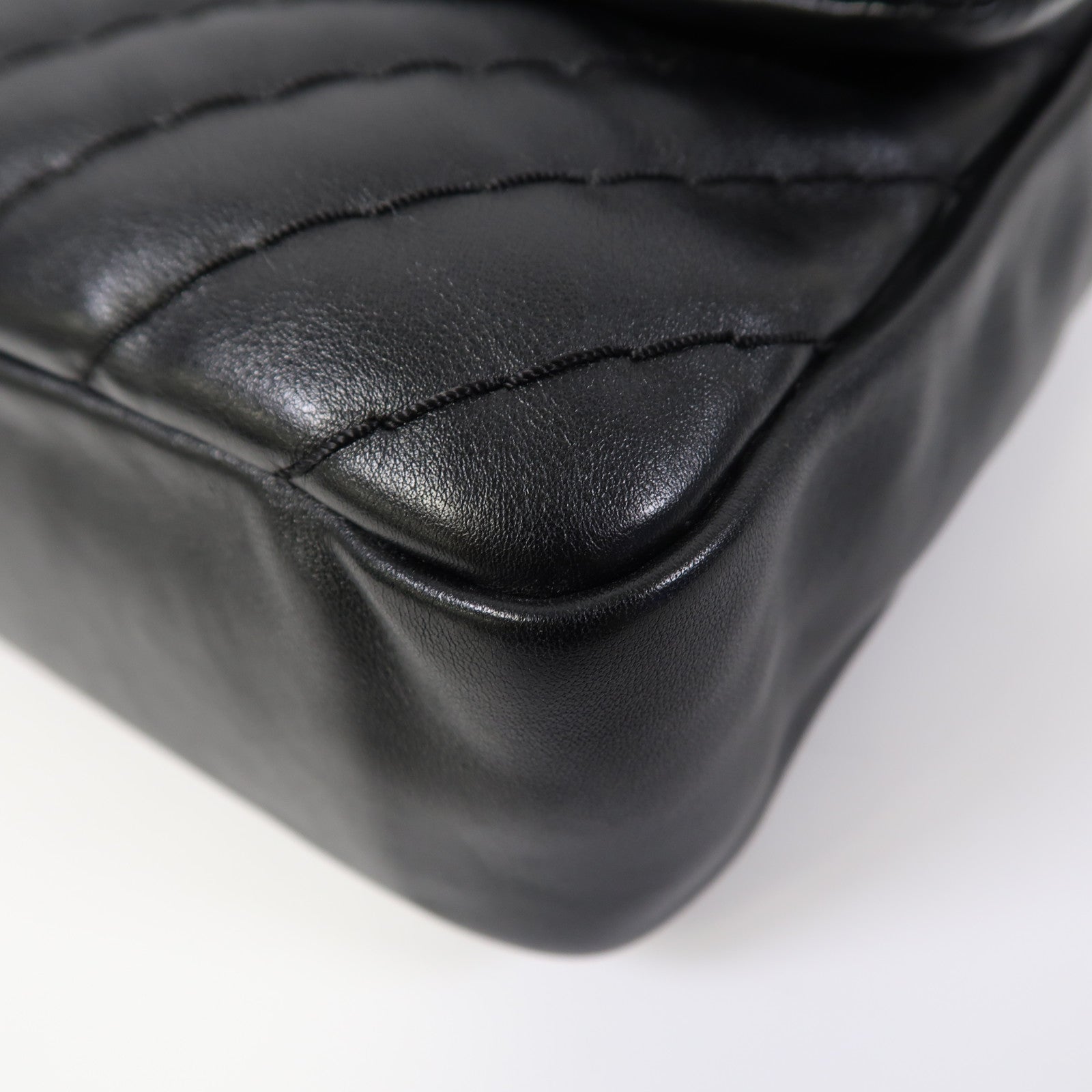 CHANEL 斜紋羊皮皮革Chain Shoulder金扣鏈帶肩背袋黑色