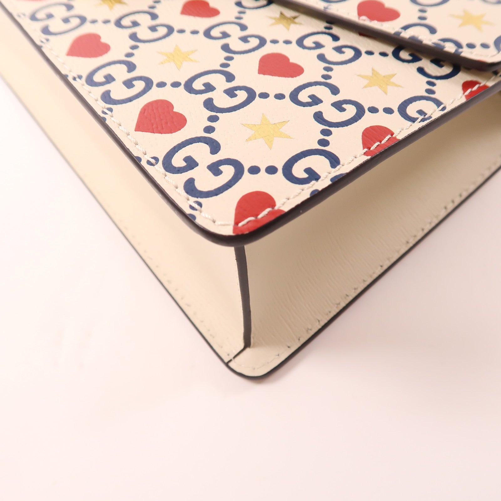 GUCCI 牛皮皮革Sylvie金扣肩背袋白色