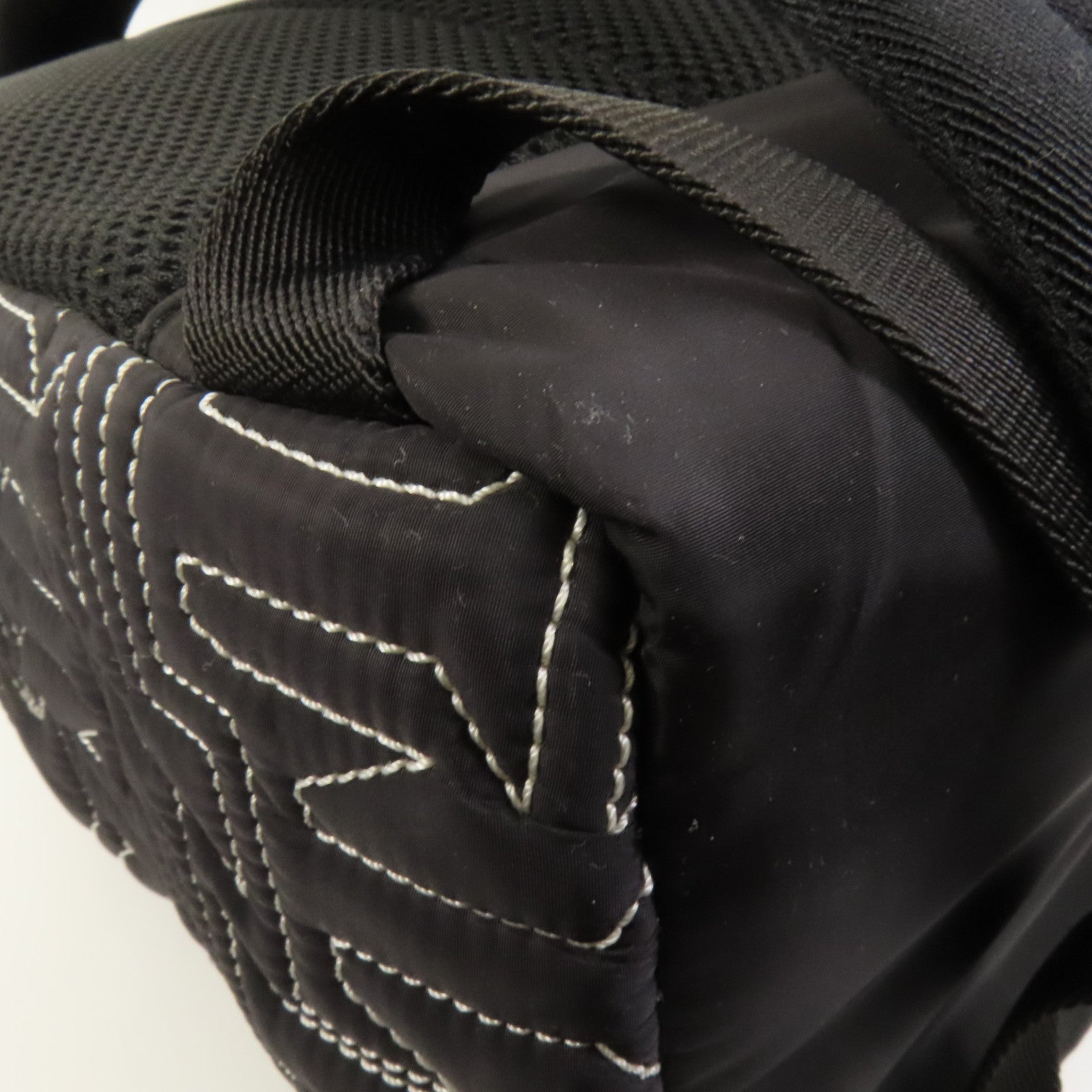 LOUIS VUITTON 尼龍Snow Capsule Backpack背包