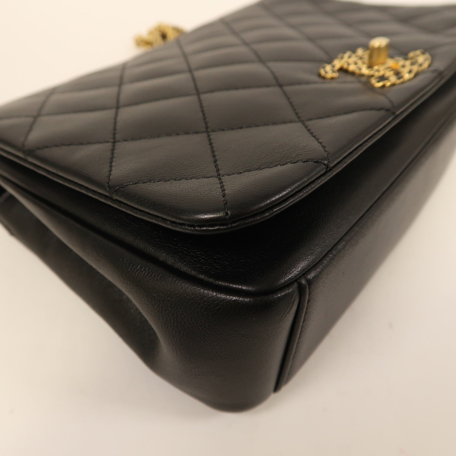 CHANEL 羊皮皮革Chain Shoulder金扣鏈帶肩背袋