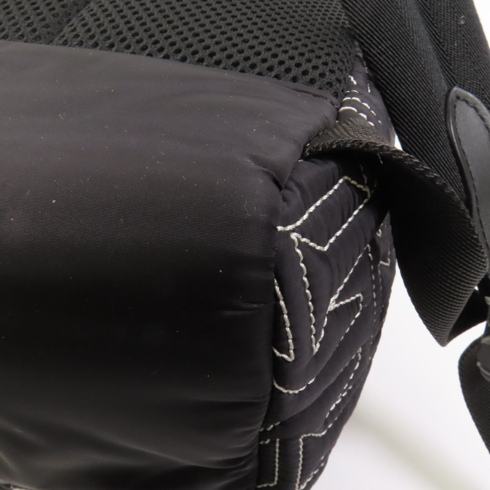 LOUIS VUITTON 尼龍Snow Capsule Backpack背包