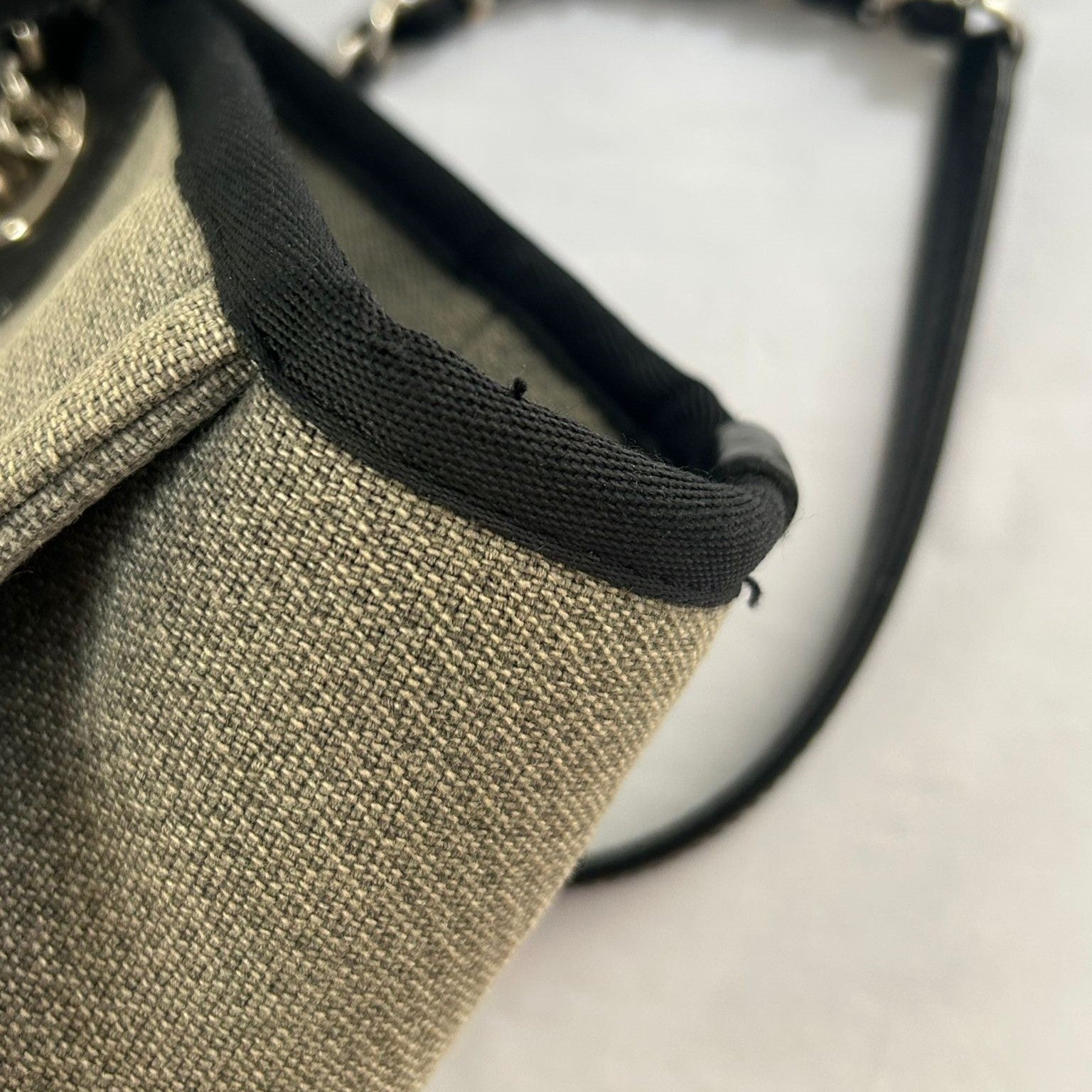 CHANEL 帆布Deauville Tote銀扣肩背袋