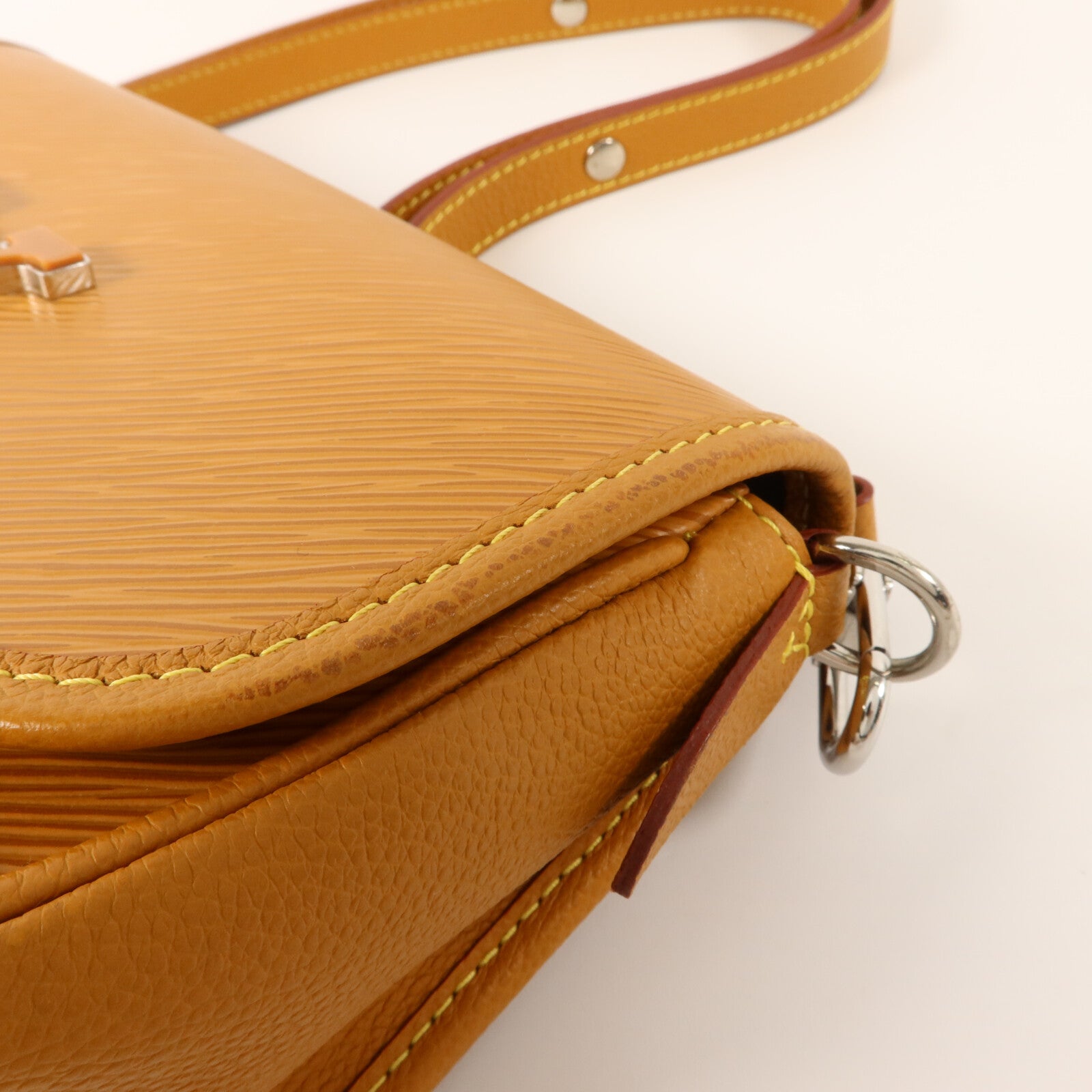 LOUIS VUITTON Epi Buci銀扣肩背袋棕色