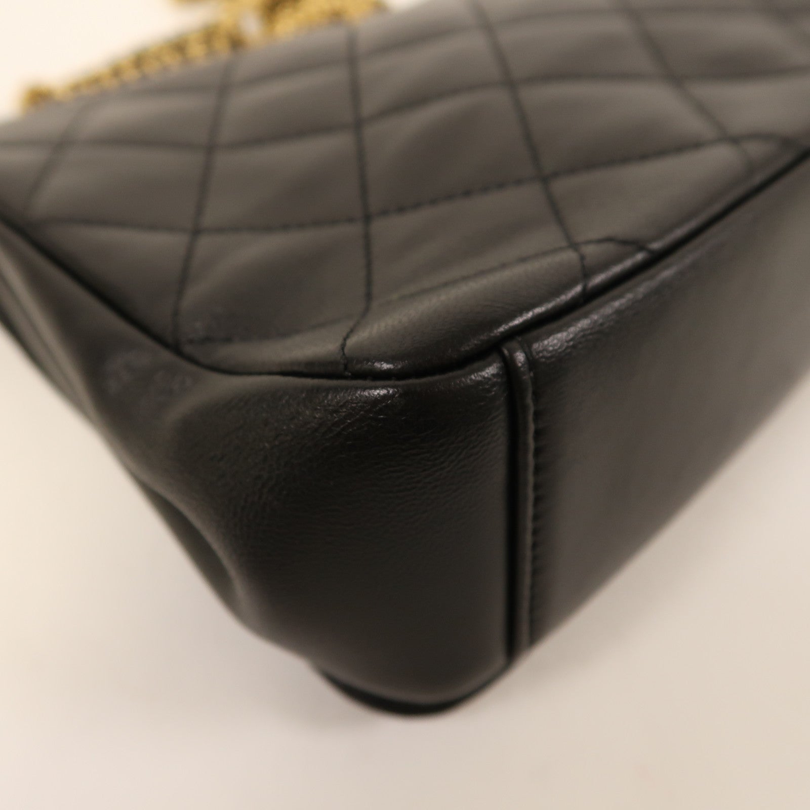 CHANEL 羊皮皮革Chain Shoulder金扣鏈帶肩背袋