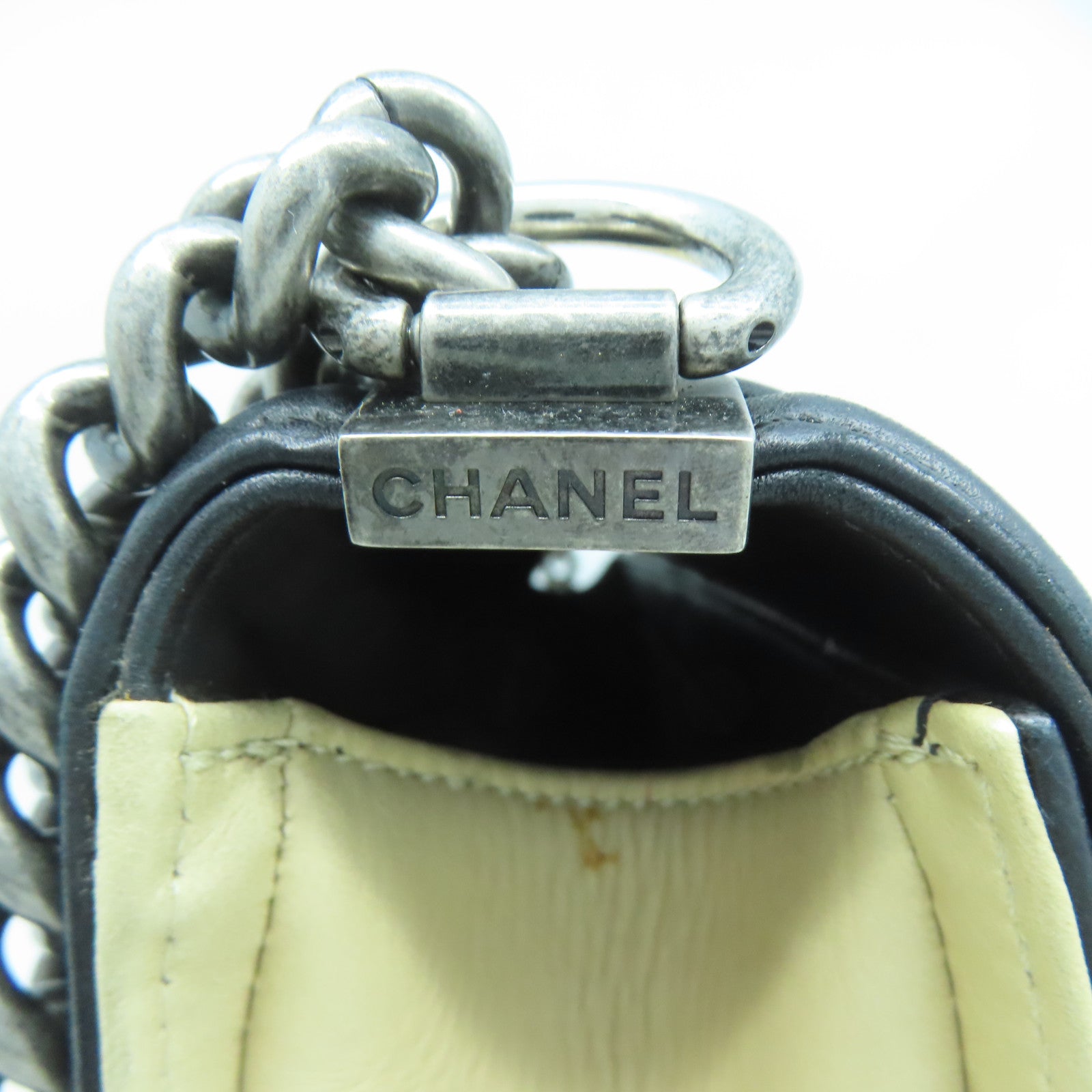 CHANEL 【清倉大減價】菱格羊皮皮革Boy Chanel 30cm銀扣鏈帶肩背袋米色