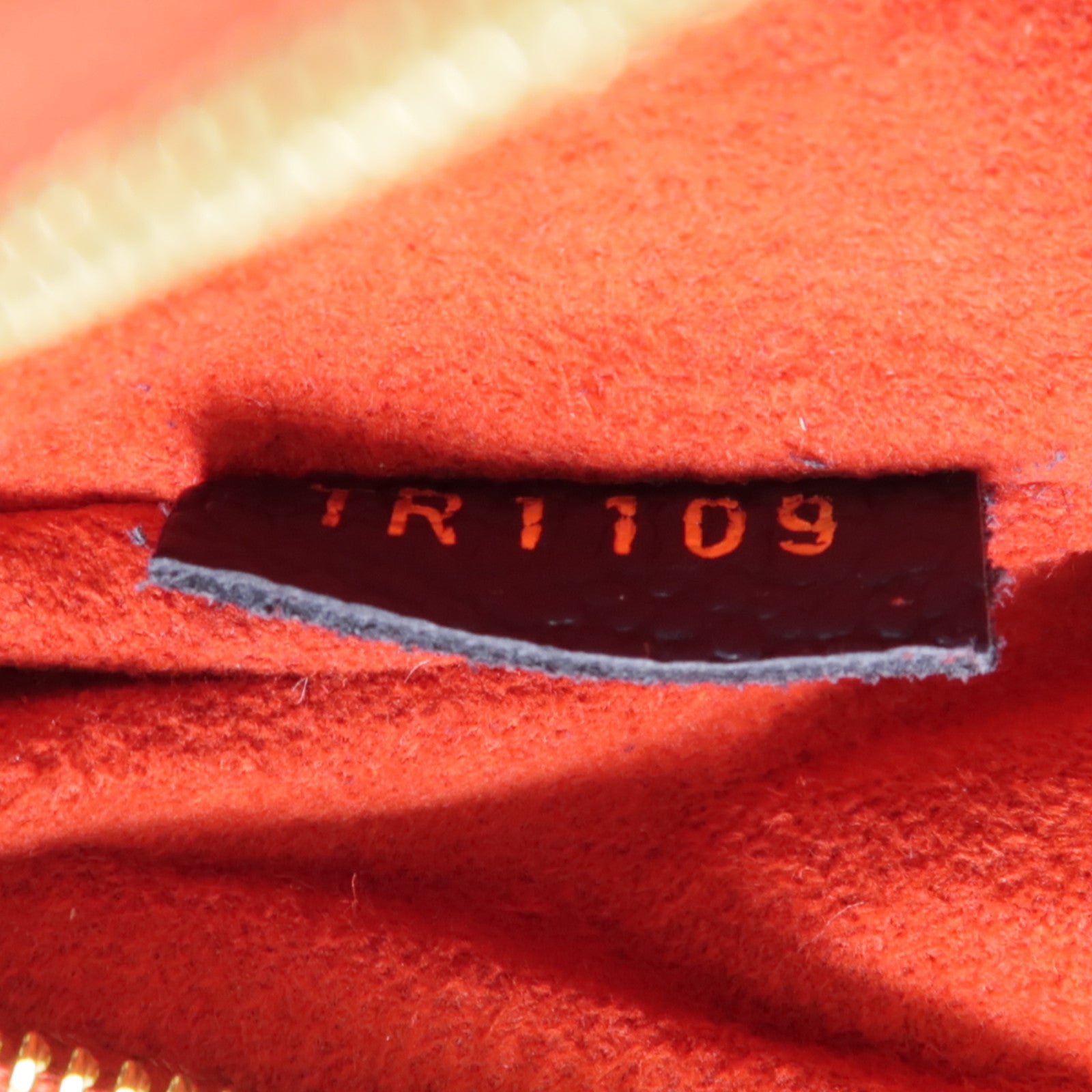 LOUIS VUITTON Monogram Empreinte Vavin PM金扣鏈帶肩背袋深藍色