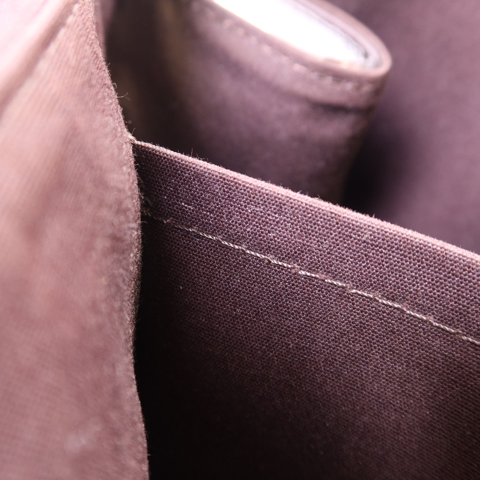 LOUIS VUITTON Vernis Rosewood Avenue金扣肩背袋