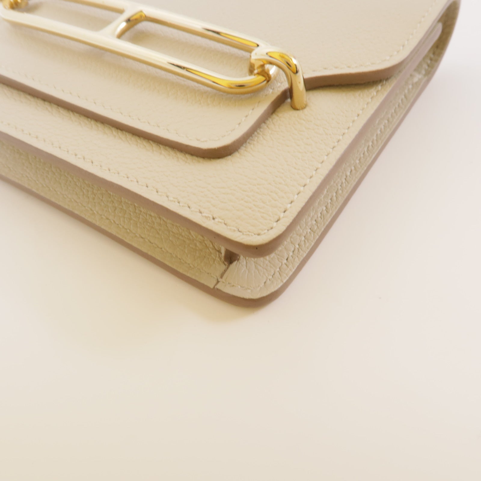 HERMES Evercolor皮革Roulis Slim金扣錢包Nata白色
