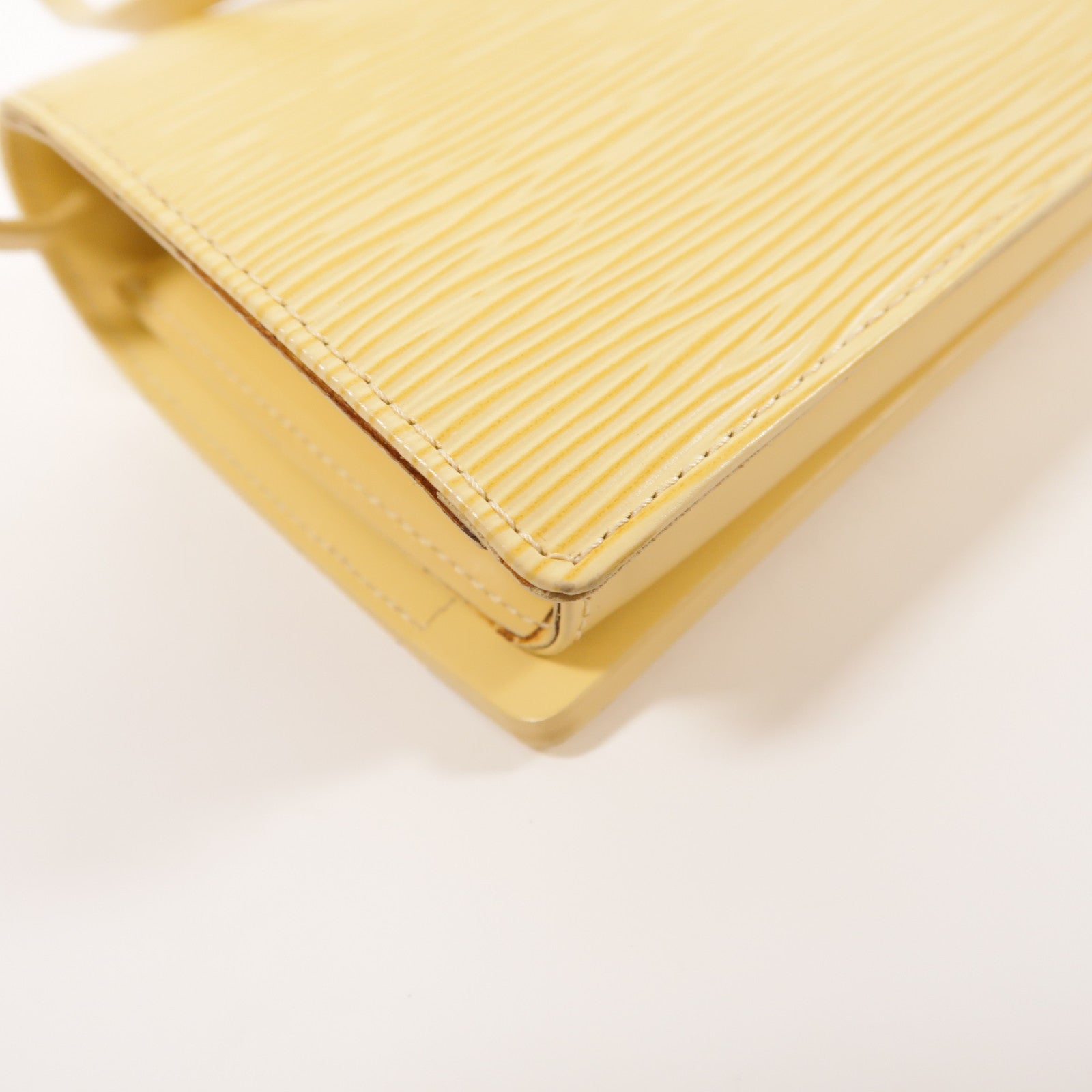 LOUIS VUITTON 【激減優惠】Epi Honfleur Clutch Bag金扣肩背袋