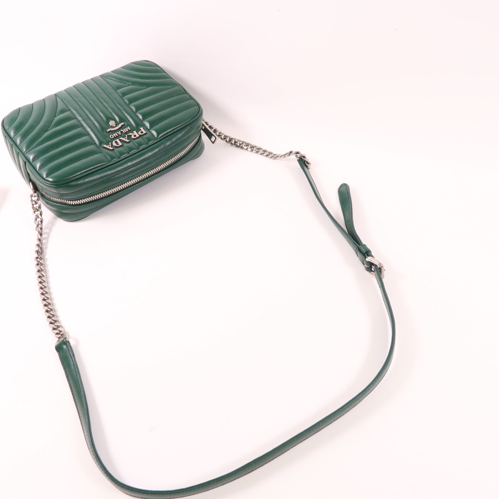 PRADA 牛皮皮革Shoulder Bag銀扣肩背袋