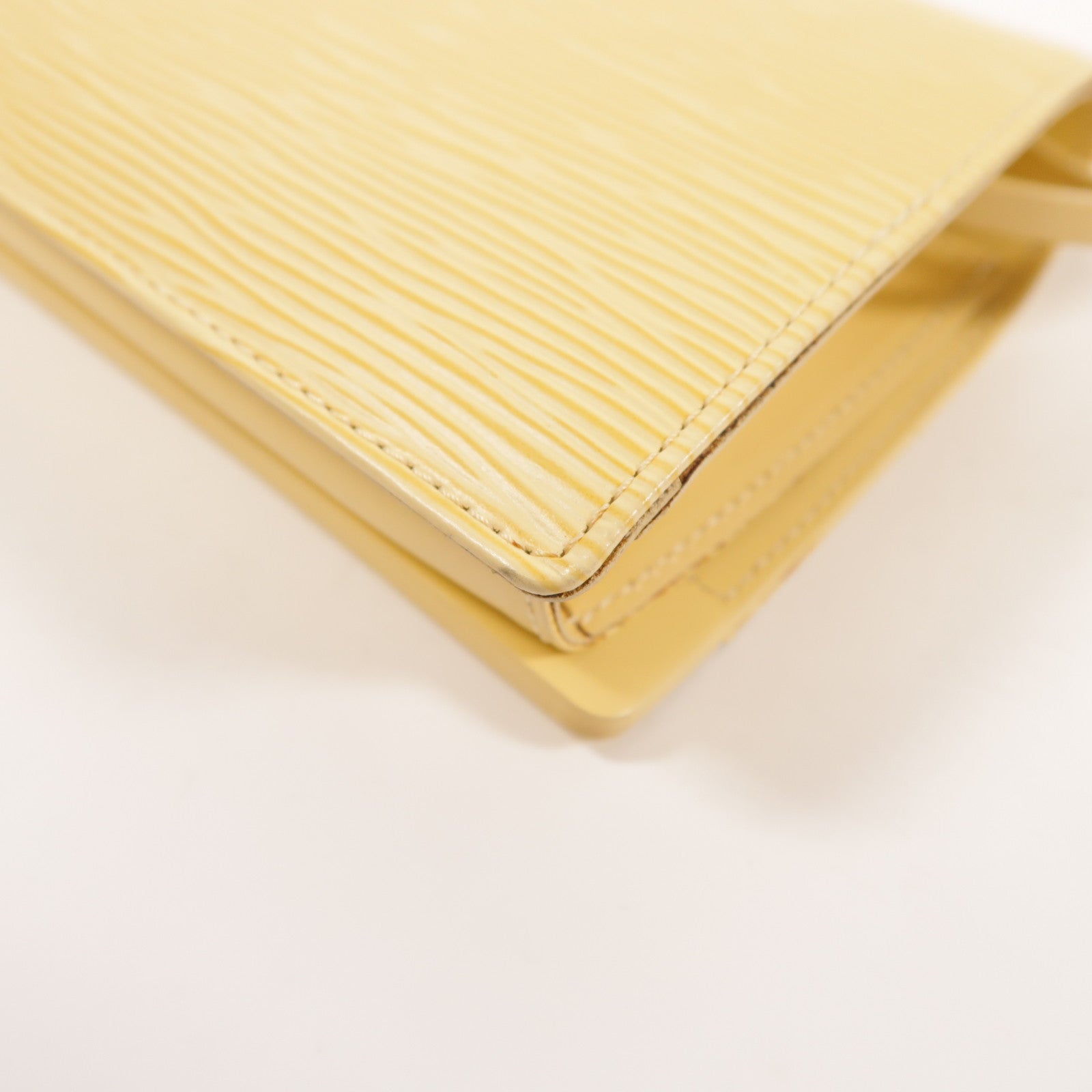 LOUIS VUITTON 【激減優惠】Epi Honfleur Clutch Bag金扣肩背袋