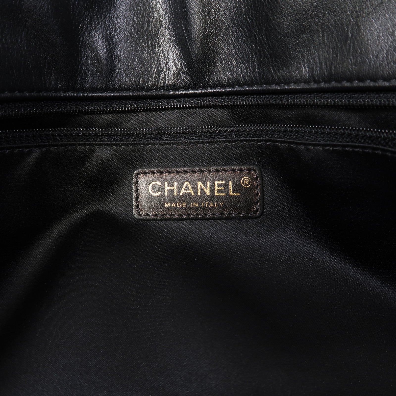 CHANEL 斜紋羊皮皮革Chain Shoulder金扣鏈帶肩背袋黑色