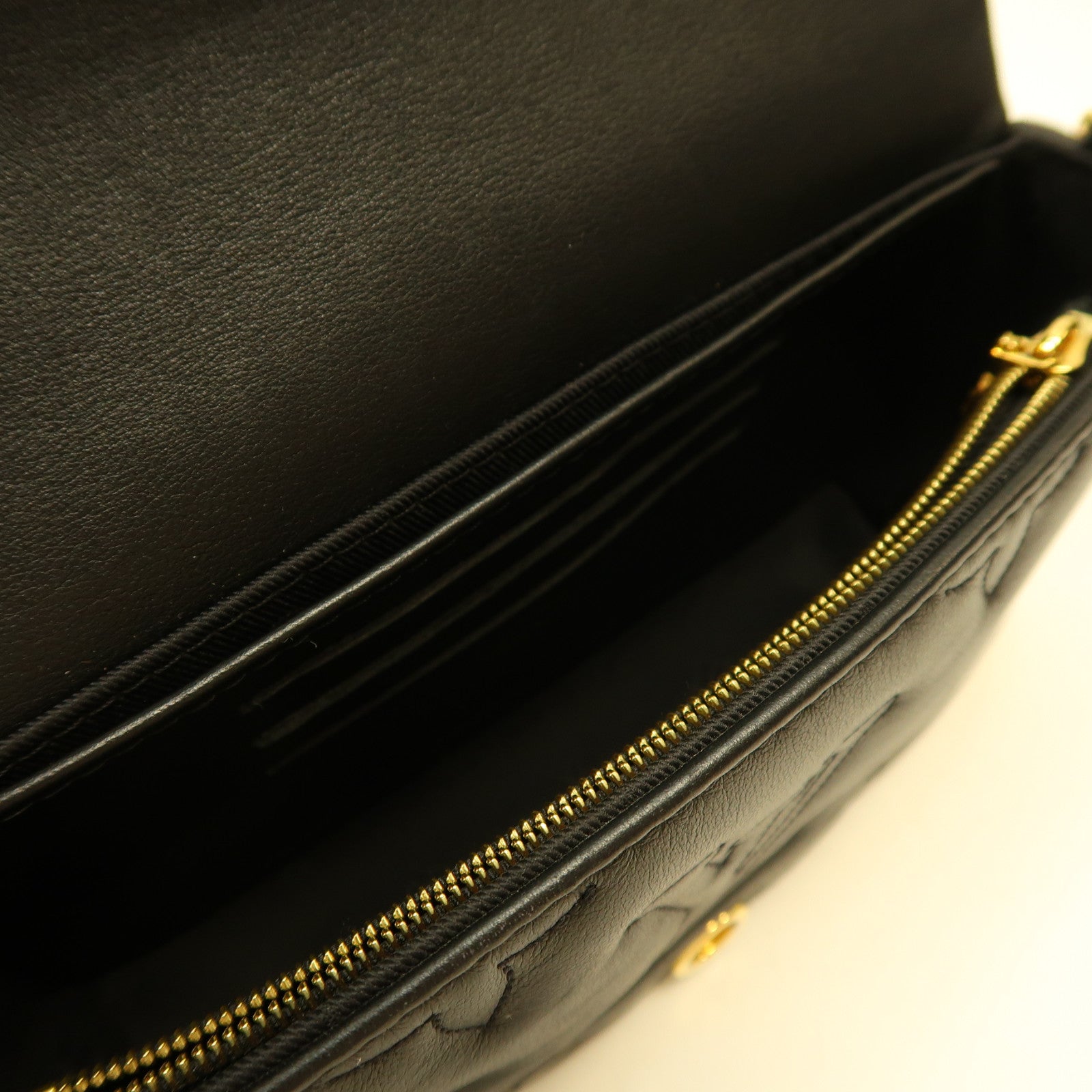 LOUIS VUITTON 【激減優惠】牛皮皮革Bubblegram Wallet On Strap金扣手挽肩背兩用袋黑色