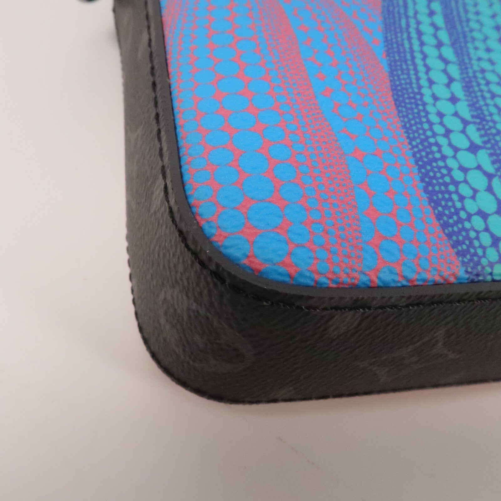 LOUIS VUITTON Monogram Eclipse YK x Trio Messenger銀扣肩背袋