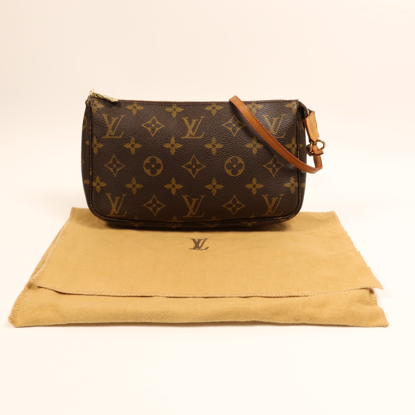 LOUIS VUITTON Monogram Pochette Accessoires金扣手挽袋棕色