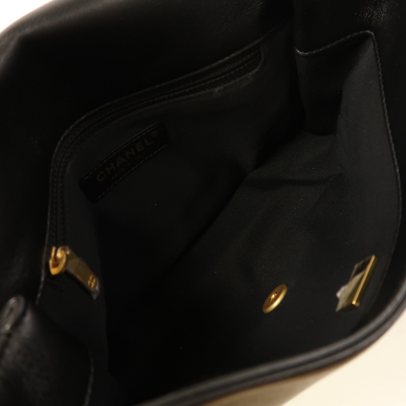 CHANEL 羊皮皮革Chain Shoulder金扣鏈帶肩背袋