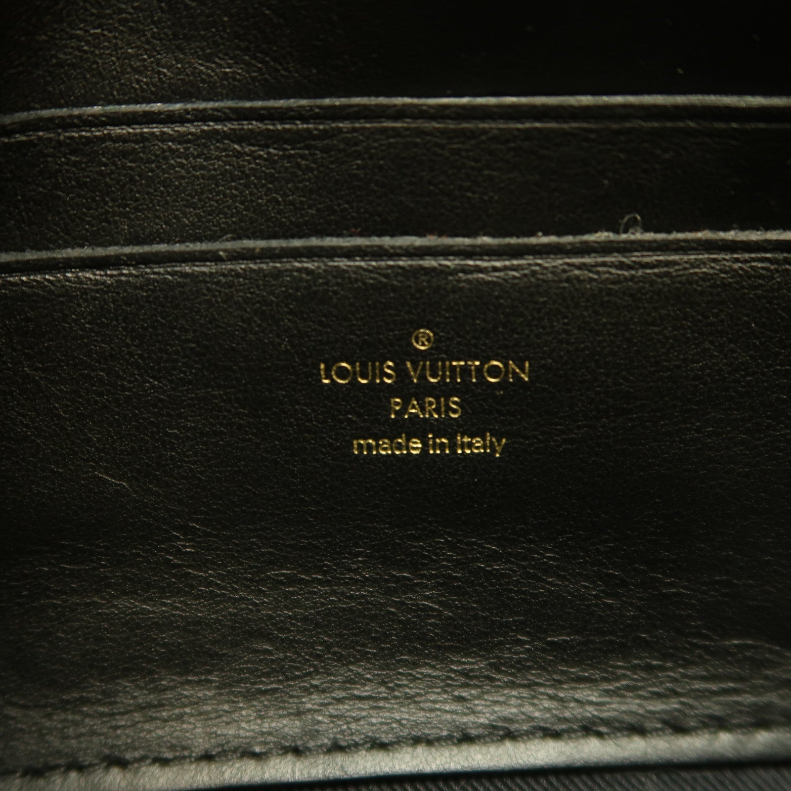 LOUIS VUITTON 【激減優惠】牛皮皮革Bubblegram Wallet On Strap金扣手挽肩背兩用袋黑色