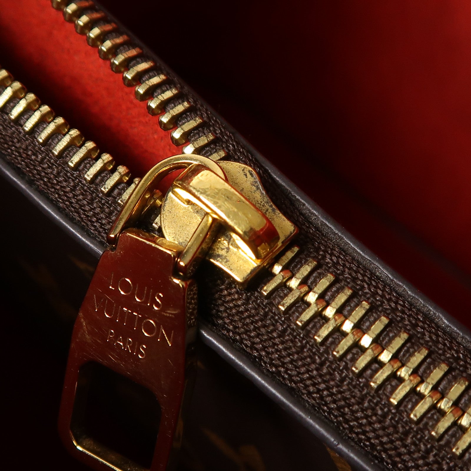 LOUIS VUITTON Monogram Neo Noe Bucket Bag金扣肩背袋Coquelicot